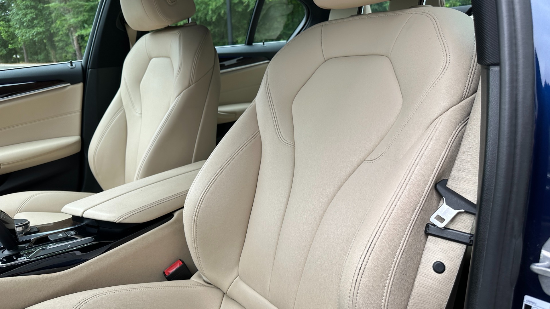 Used 2019 BMW 5 Series 530i / LIGHTING PACKAGE / CONVENIENCE PACKAGE / 19IN WHEELS for sale Sold at Formula Imports in Charlotte NC 28227 14