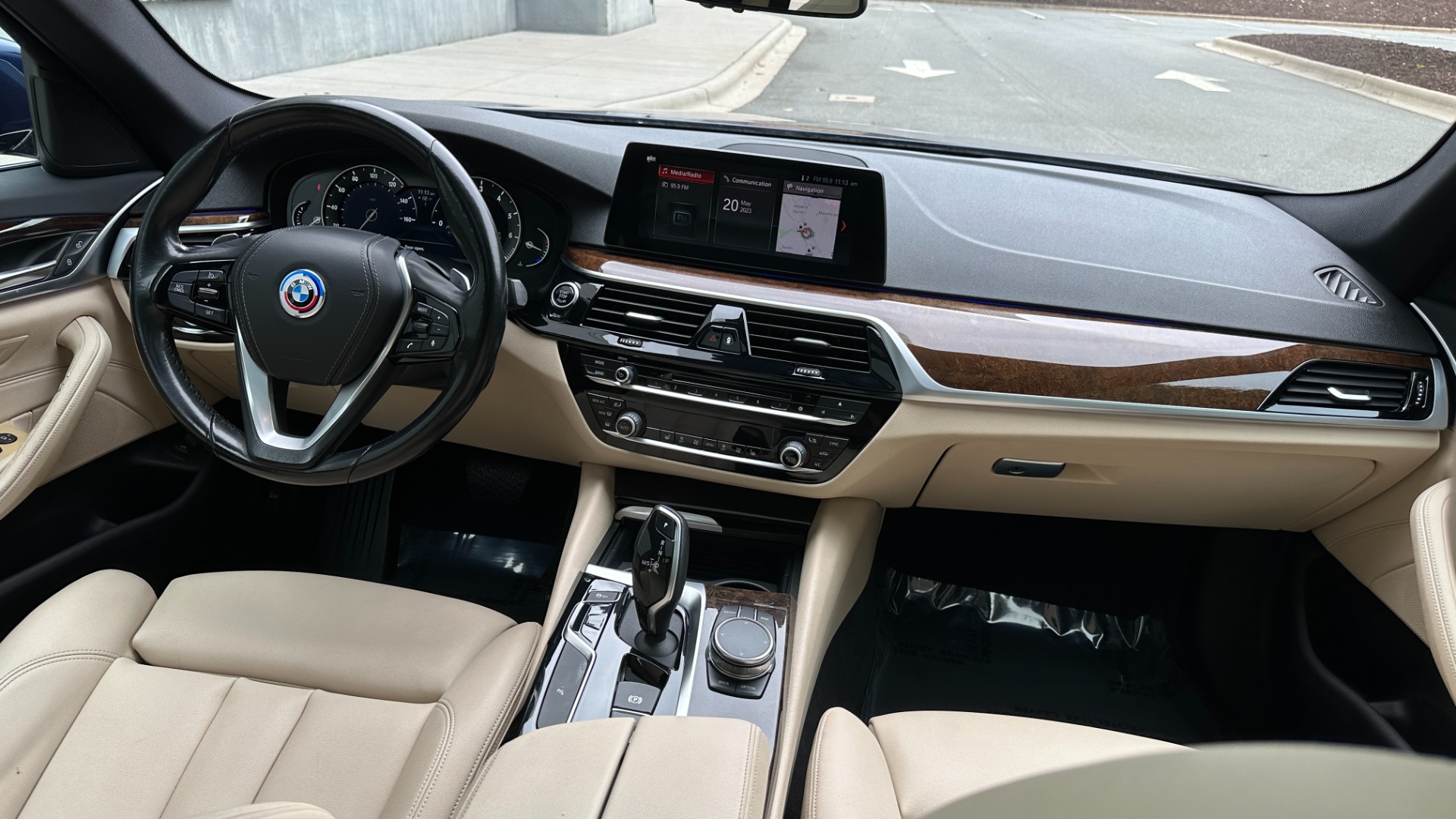 Used 2019 BMW 5 Series 530i / LIGHTING PACKAGE / CONVENIENCE PACKAGE / 19IN WHEELS for sale Sold at Formula Imports in Charlotte NC 28227 27