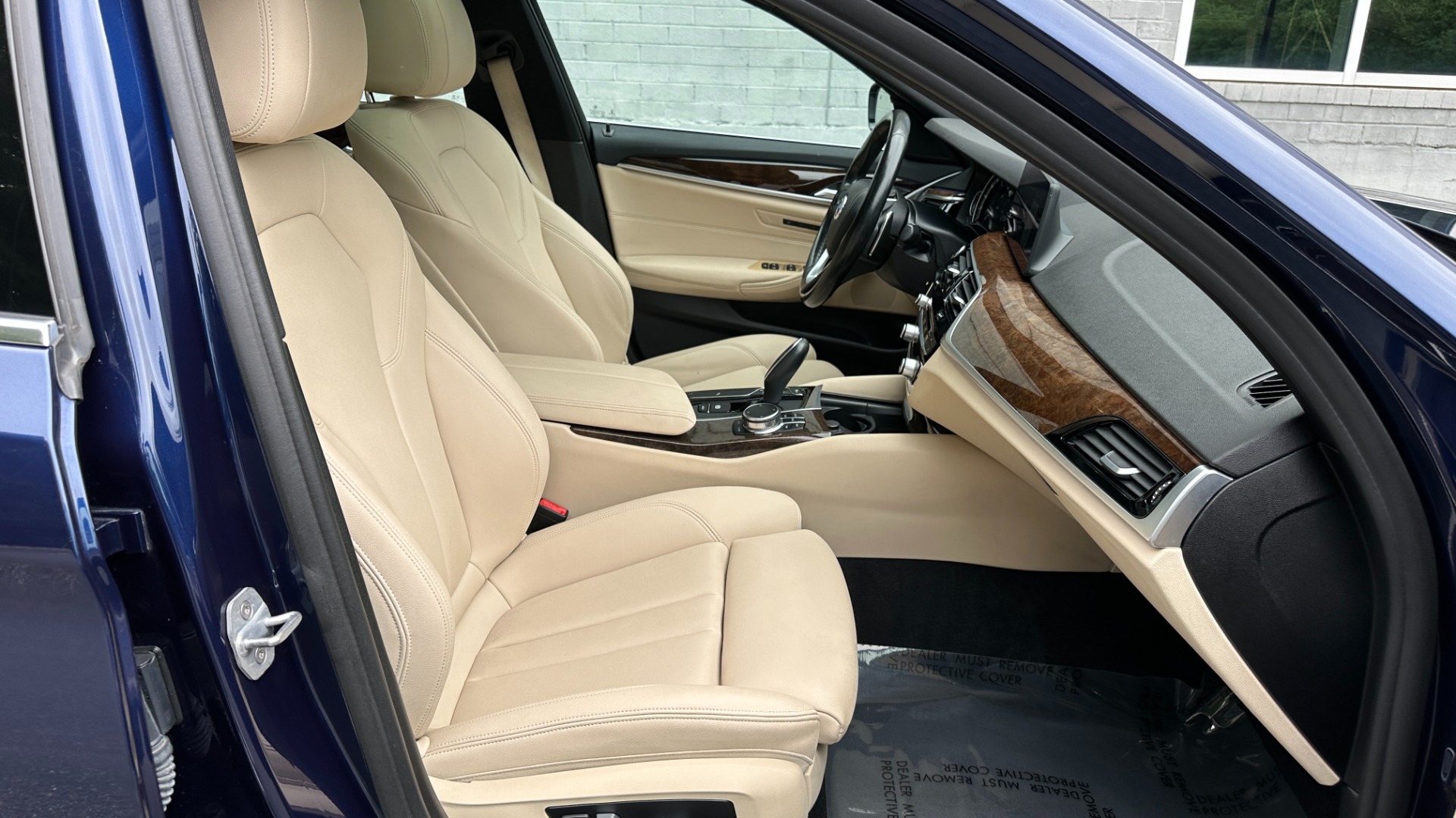 Used 2019 BMW 5 Series 530i / LIGHTING PACKAGE / CONVENIENCE PACKAGE / 19IN WHEELS for sale Sold at Formula Imports in Charlotte NC 28227 33