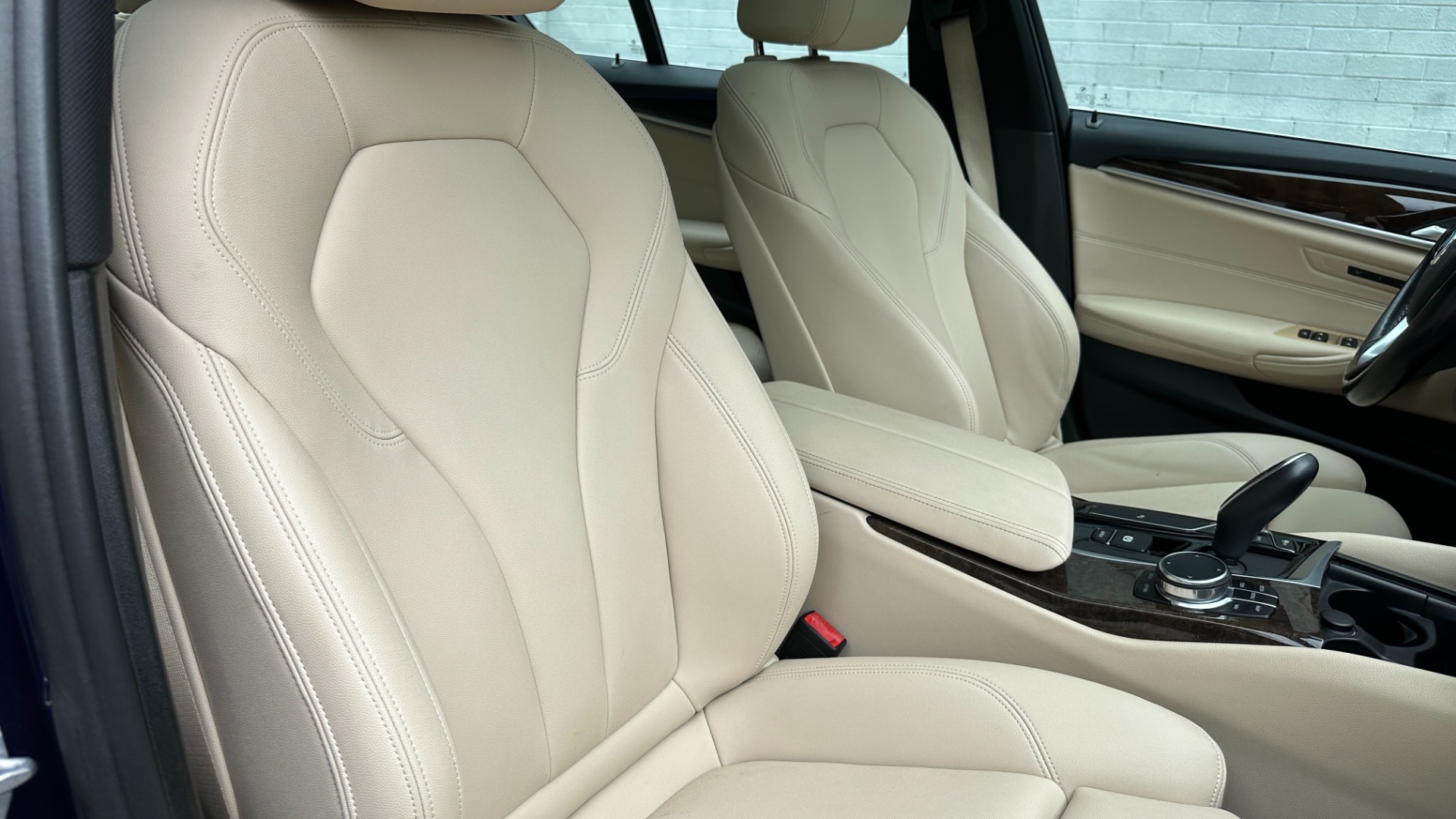 Used 2019 BMW 5 Series 530i / LIGHTING PACKAGE / CONVENIENCE PACKAGE / 19IN WHEELS for sale Sold at Formula Imports in Charlotte NC 28227 34