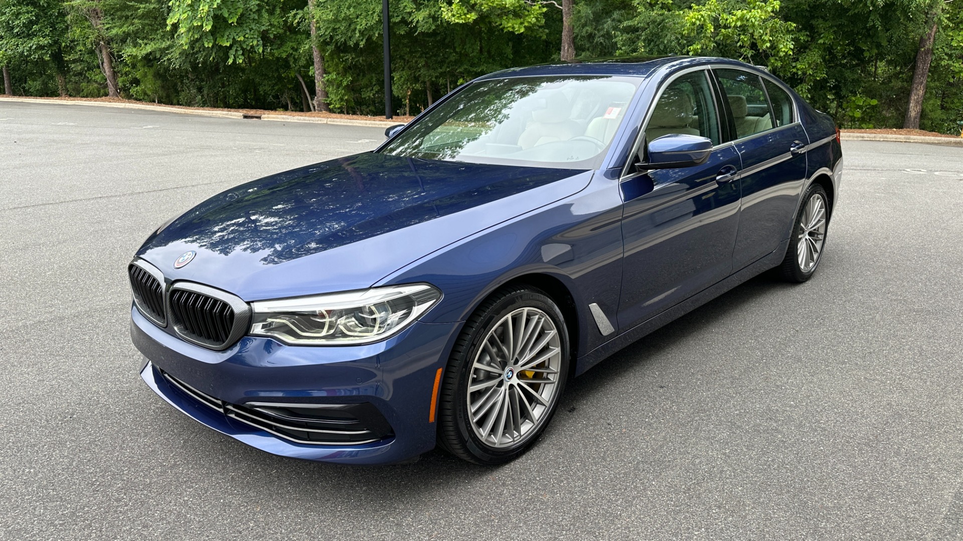 Used 2019 BMW 5 Series 530i / LIGHTING PACKAGE / CONVENIENCE PACKAGE / 19IN WHEELS for sale Sold at Formula Imports in Charlotte NC 28227 5