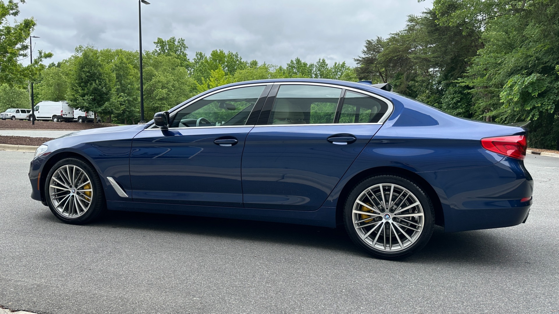 Used 2019 BMW 5 Series 530i / LIGHTING PACKAGE / CONVENIENCE PACKAGE / 19IN WHEELS for sale Sold at Formula Imports in Charlotte NC 28227 7