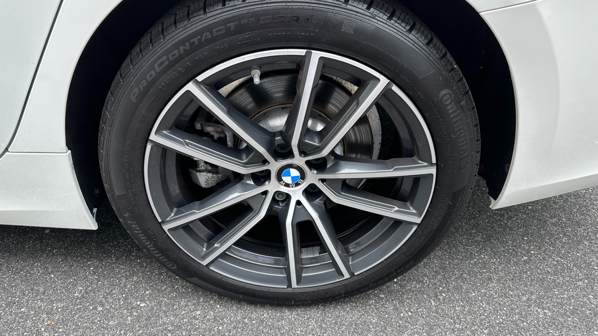 Used 2019 BMW 3 Series 330i xDrive / PREMIUM / LEATHER / EXECUTIVE / REMOTE START for sale $30,995 at Formula Imports in Charlotte NC 28227 40