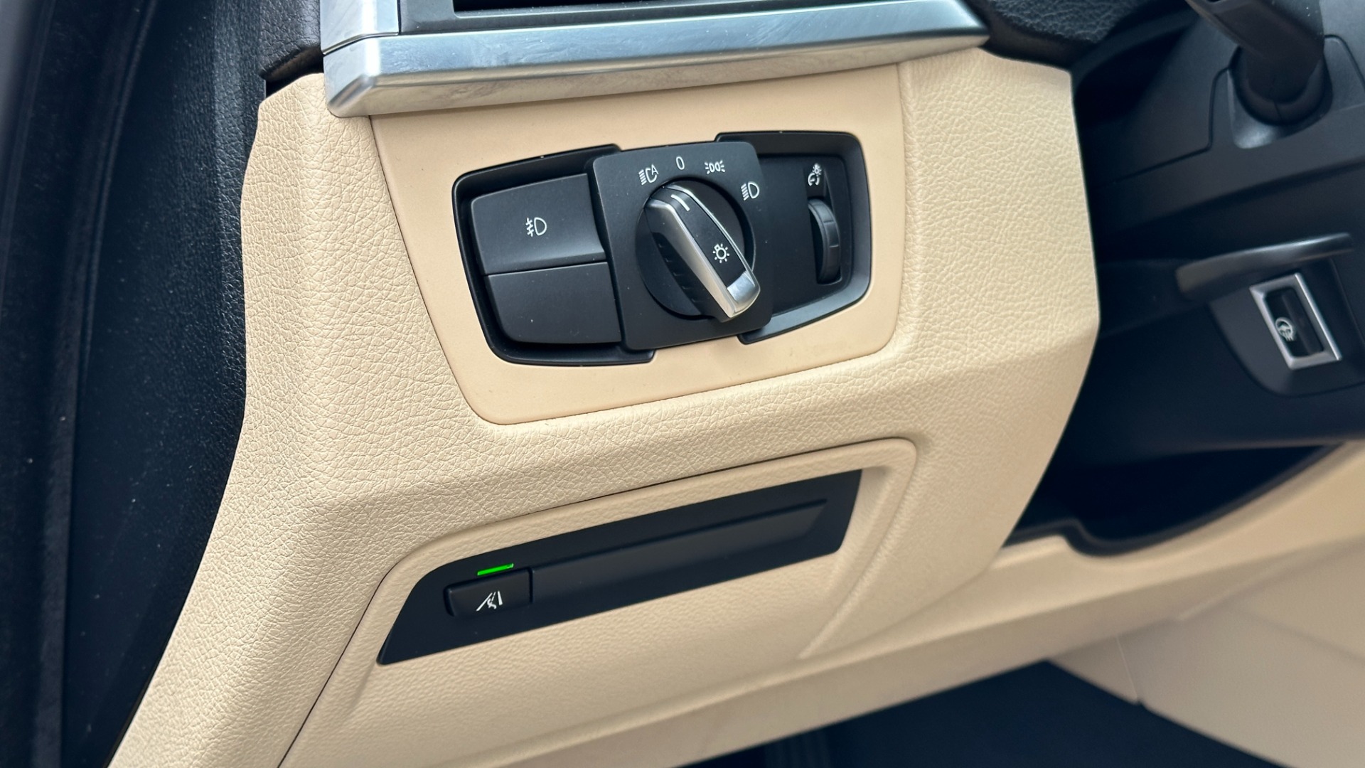 Used 2019 BMW 4 Series 430i xDrive / DAKOTA LEATHER / HARMAN KARDON / CONVENIENCE PKG / BLIND SPOT for sale $30,482 at Formula Imports in Charlotte NC 28227 16