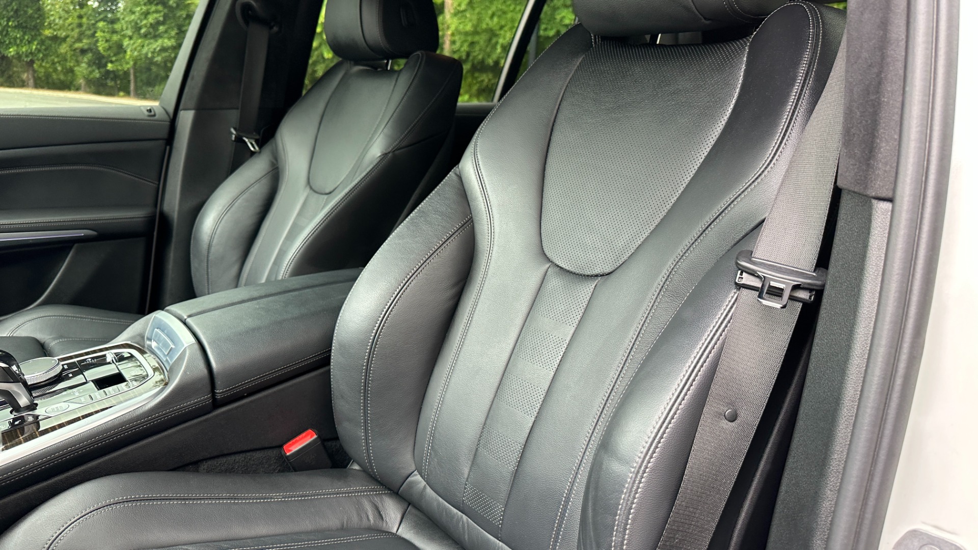 Used 2020 BMW X7 xDrive40i / 22IN WHEELS / CAPTAIN CHAIRS / M SPORT / PREMIUM PKG for sale $59,995 at Formula Imports in Charlotte NC 28227 13