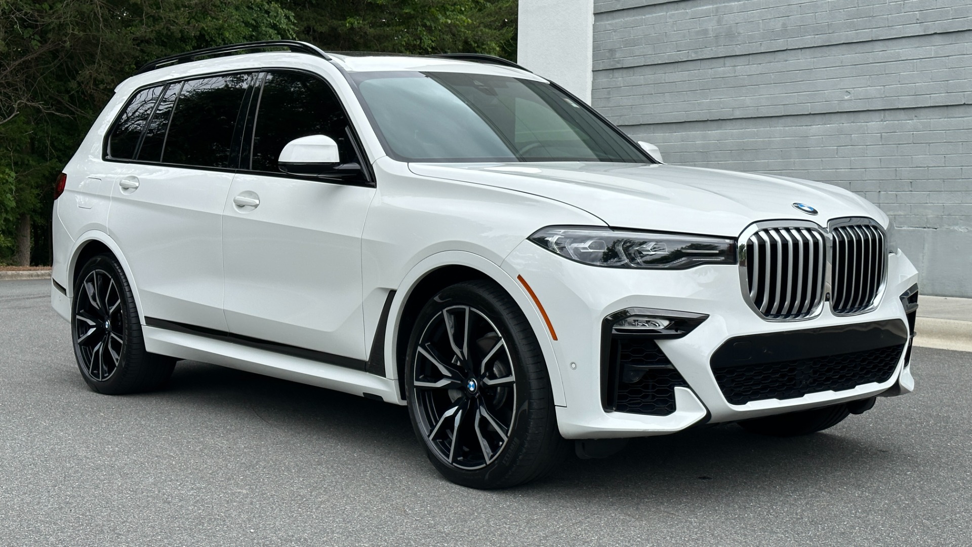 Used 2020 BMW X7 xDrive40i / 22IN WHEELS / CAPTAIN CHAIRS / M SPORT / PREMIUM PKG for sale $59,995 at Formula Imports in Charlotte NC 28227 2