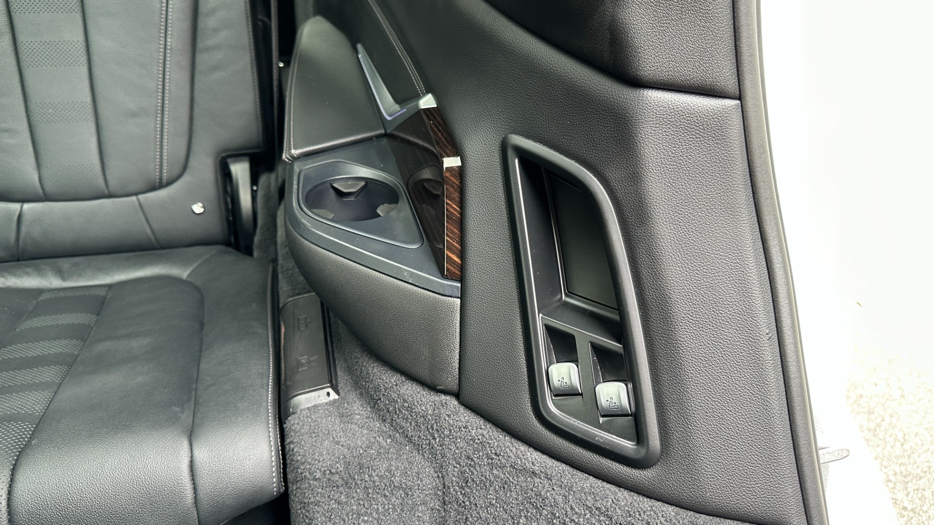 Used 2020 BMW X7 xDrive40i / 22IN WHEELS / CAPTAIN CHAIRS / M SPORT / PREMIUM PKG for sale $59,995 at Formula Imports in Charlotte NC 28227 24