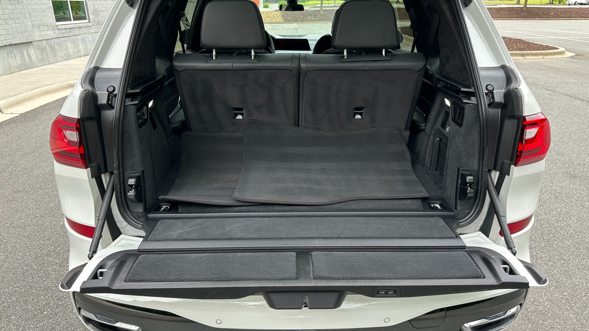 Used 2020 BMW X7 xDrive40i / 22IN WHEELS / CAPTAIN CHAIRS / M SPORT / PREMIUM PKG for sale $59,995 at Formula Imports in Charlotte NC 28227 25