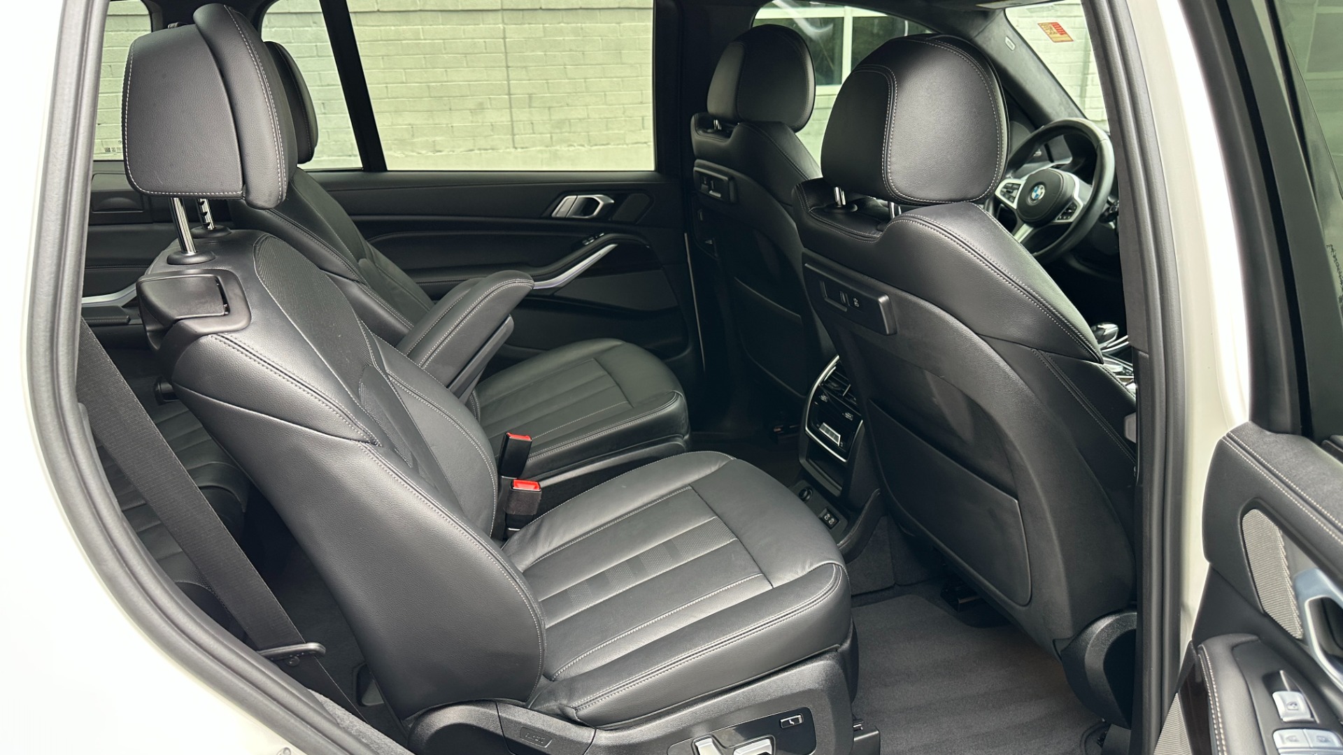 Used 2020 BMW X7 xDrive40i / 22IN WHEELS / CAPTAIN CHAIRS / M SPORT / PREMIUM PKG for sale $59,995 at Formula Imports in Charlotte NC 28227 27
