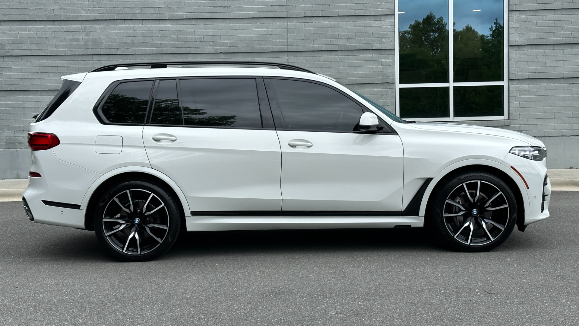 Used 2020 BMW X7 xDrive40i / 22IN WHEELS / CAPTAIN CHAIRS / M SPORT / PREMIUM PKG for sale $59,995 at Formula Imports in Charlotte NC 28227 3