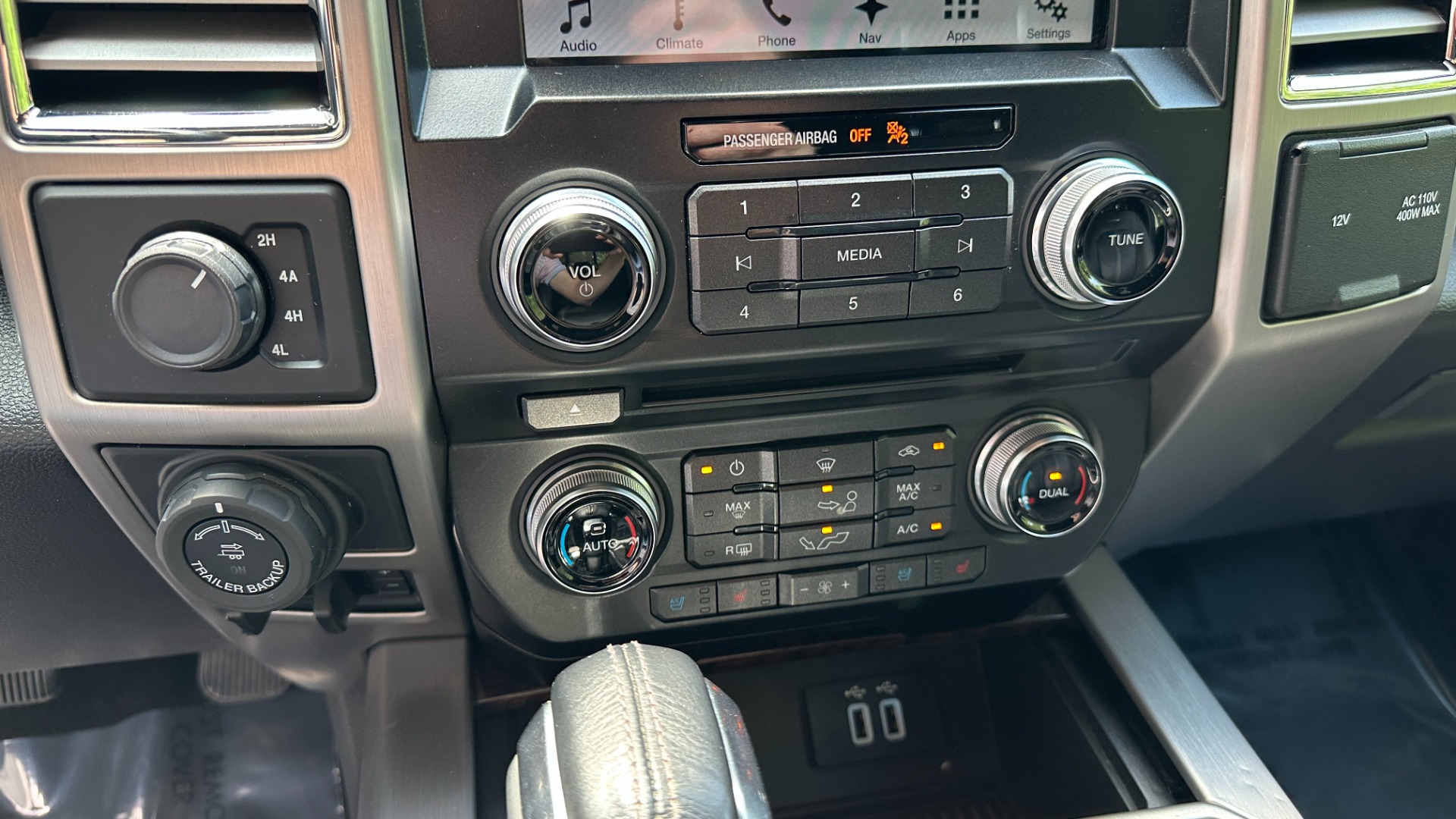 Used 2016 Ford F-150 PLATINUM / TECH PKG / BED COVER / LEATHER INTERIOR for sale $35,000 at Formula Imports in Charlotte NC 28227 18