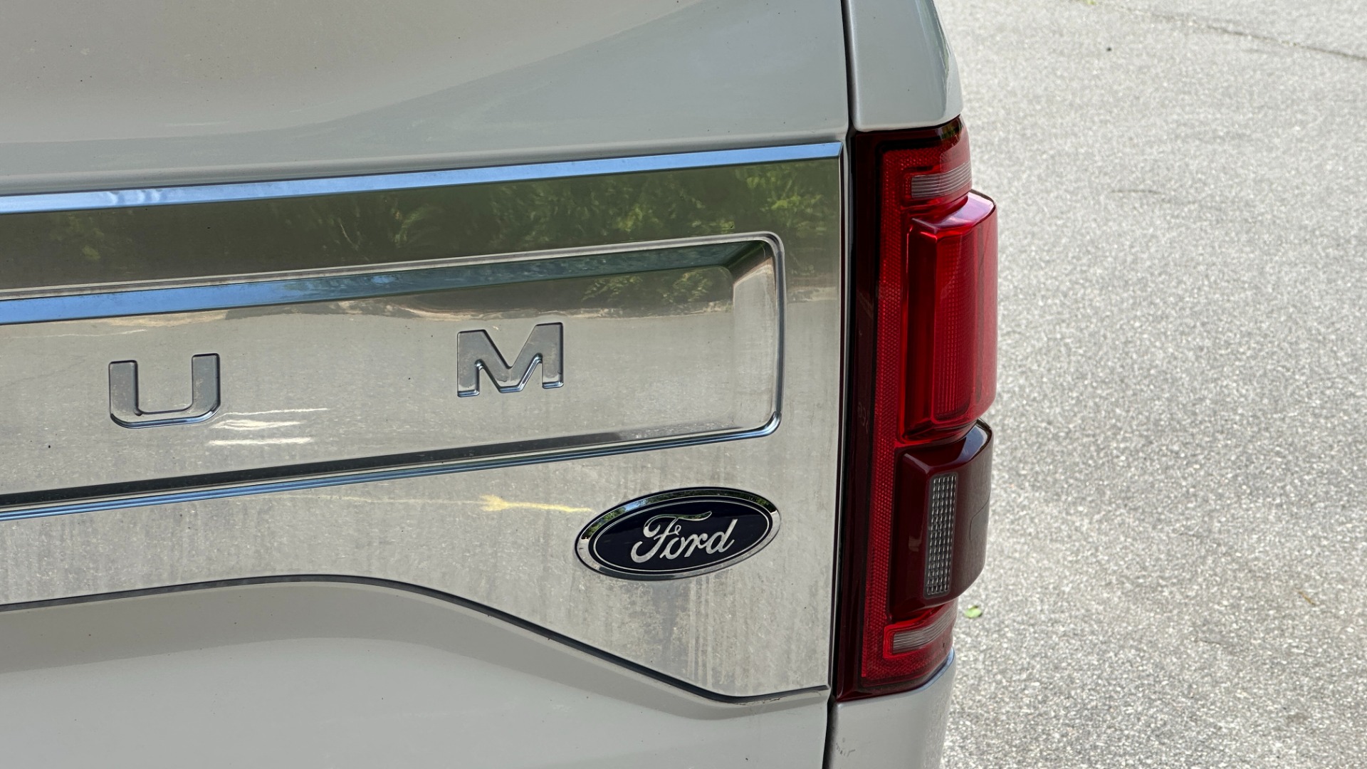 Used 2016 Ford F-150 PLATINUM / TECH PKG / BED COVER / LEATHER INTERIOR for sale $35,000 at Formula Imports in Charlotte NC 28227 39