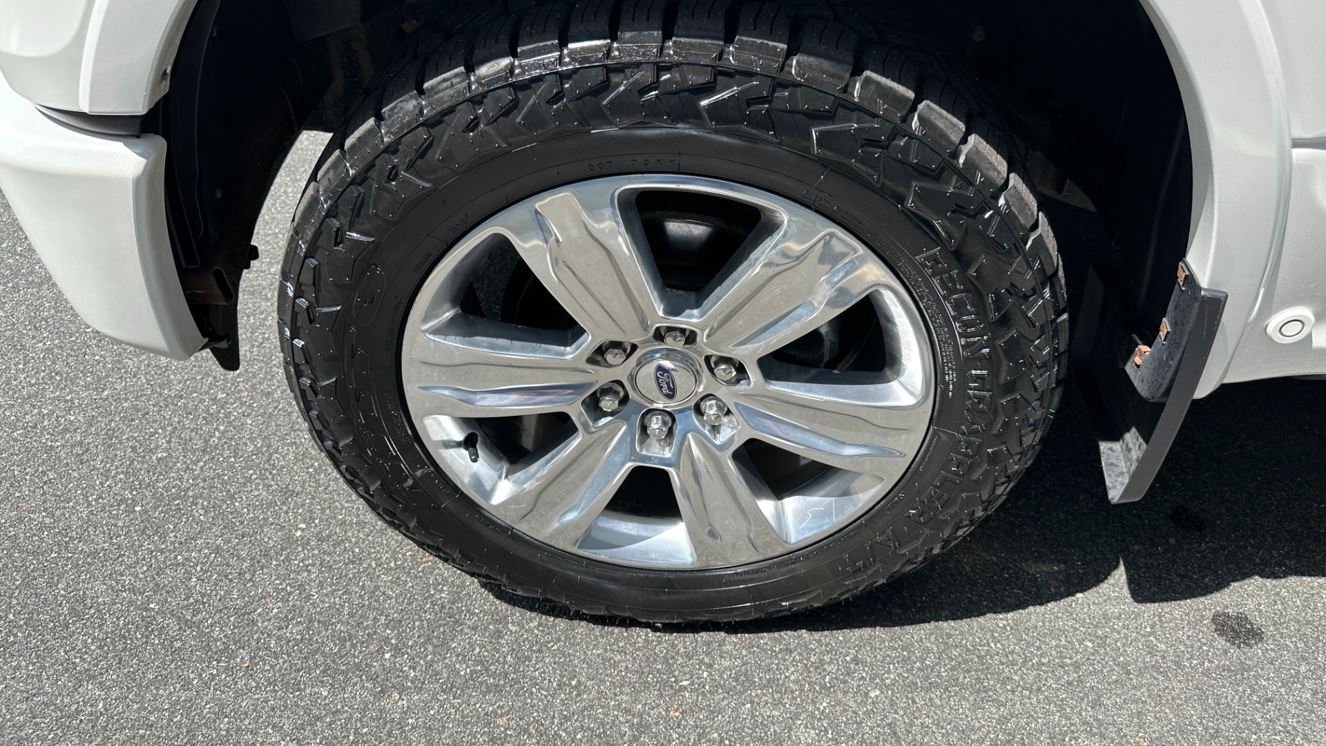 Used 2016 Ford F-150 PLATINUM / TECH PKG / BED COVER / LEATHER INTERIOR for sale Sold at Formula Imports in Charlotte NC 28227 51