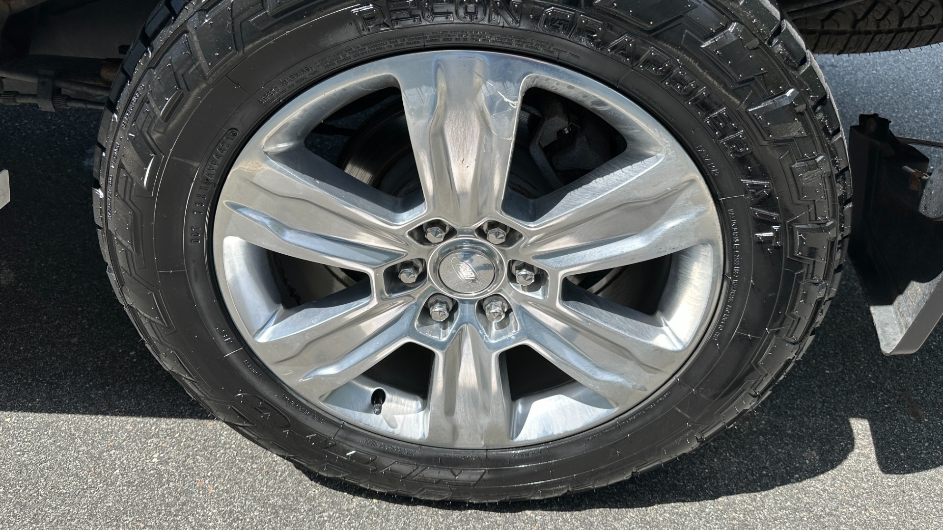 Used 2016 Ford F-150 PLATINUM / TECH PKG / BED COVER / LEATHER INTERIOR for sale $35,000 at Formula Imports in Charlotte NC 28227 52