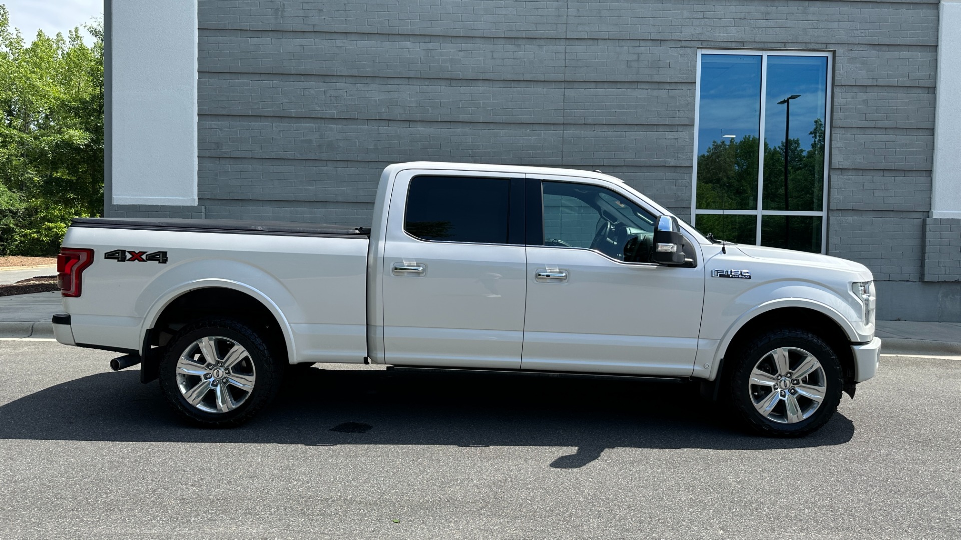 Used 2016 Ford F-150 PLATINUM / TECH PKG / BED COVER / LEATHER INTERIOR for sale $35,000 at Formula Imports in Charlotte NC 28227 6