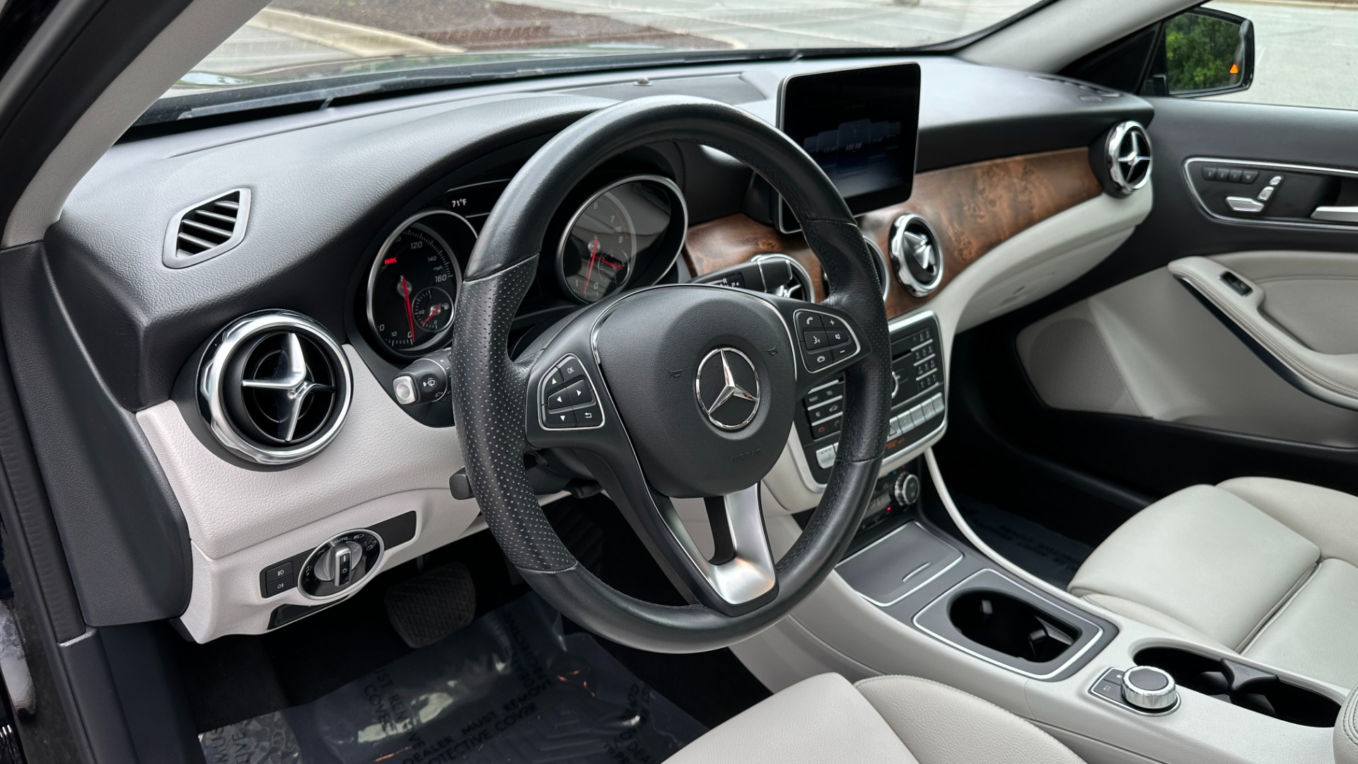 Used 2020 Mercedes-Benz GLA GLA 250 / 19IN WHEELS / WOOD TRIM / CONVENIENCE / PREMIUM for sale $30,995 at Formula Imports in Charlotte NC 28227 11