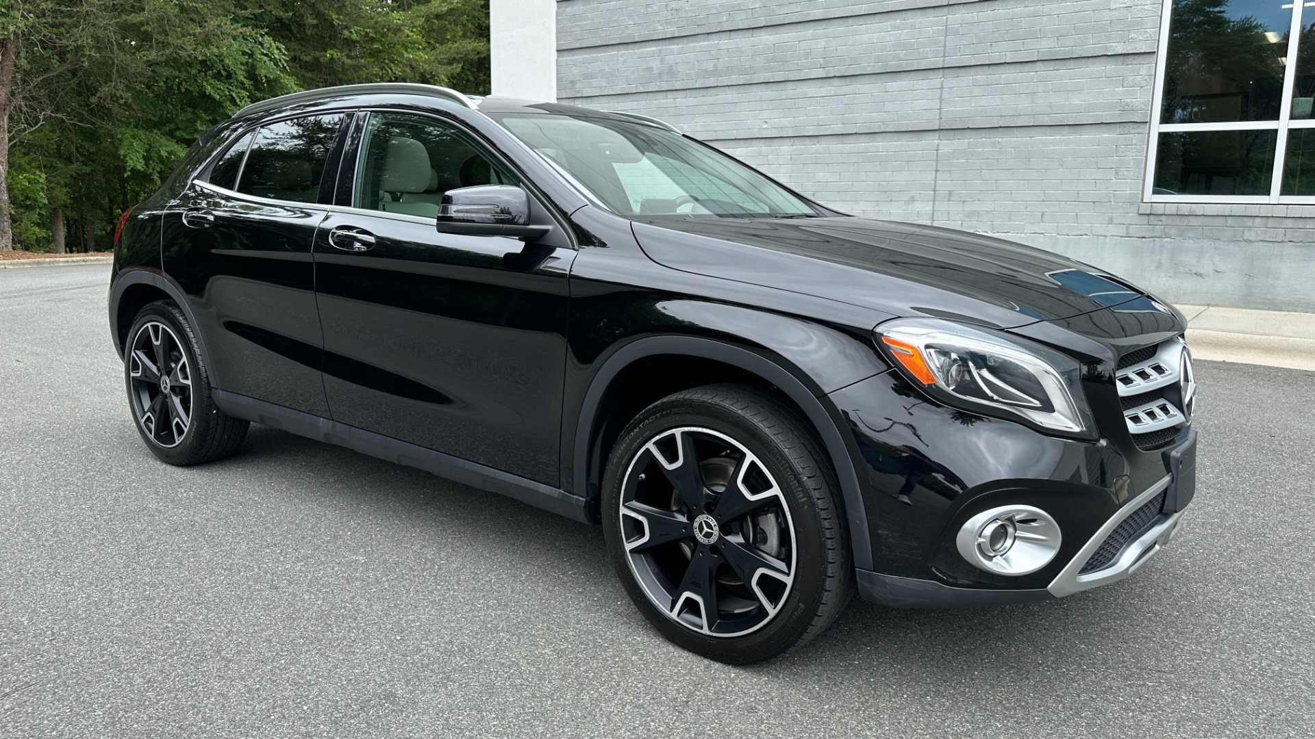 Used 2020 Mercedes-Benz GLA GLA 250 / 19IN WHEELS / WOOD TRIM / CONVENIENCE / PREMIUM for sale $30,995 at Formula Imports in Charlotte NC 28227 2