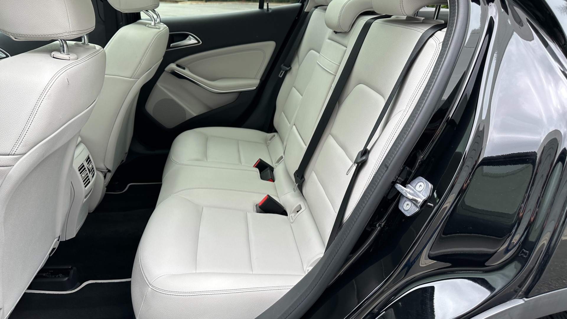 Used 2020 Mercedes-Benz GLA GLA 250 / 19IN WHEELS / WOOD TRIM / CONVENIENCE / PREMIUM for sale $30,995 at Formula Imports in Charlotte NC 28227 25