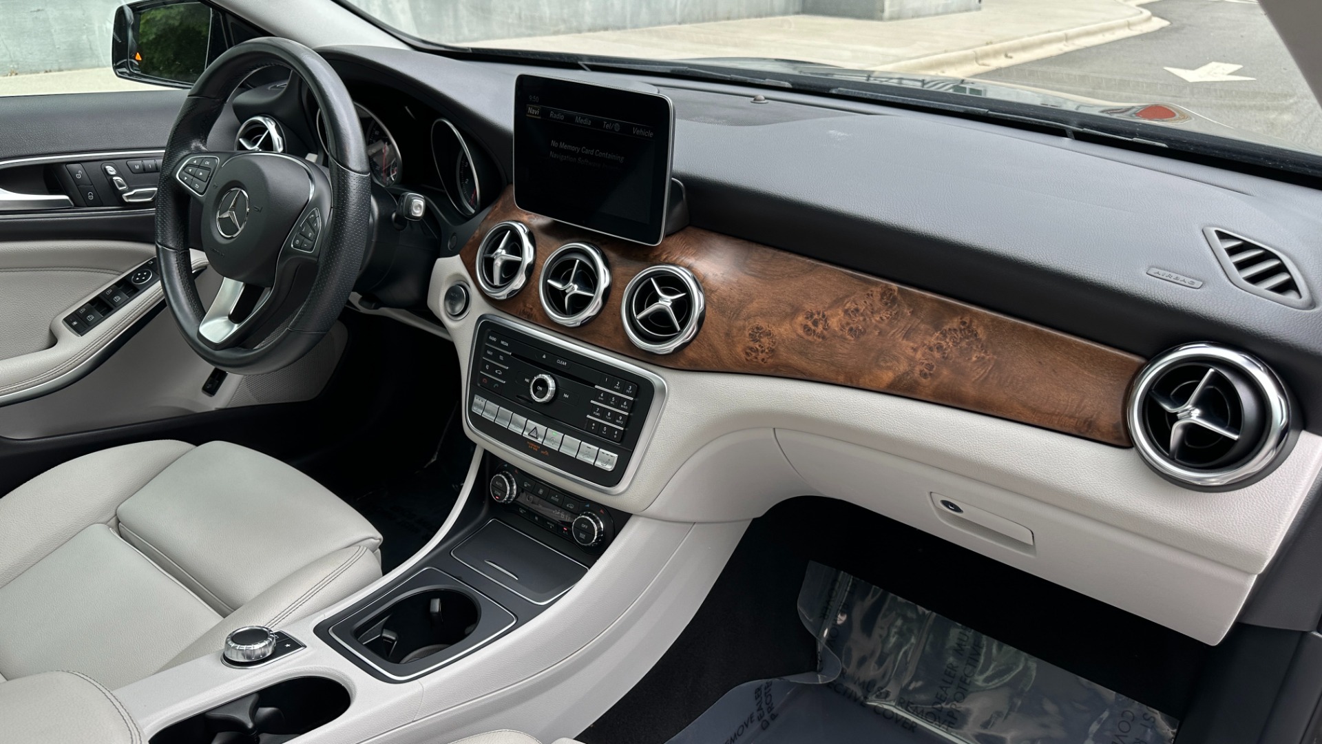 Used 2020 Mercedes-Benz GLA GLA 250 / 19IN WHEELS / WOOD TRIM / CONVENIENCE / PREMIUM for sale $30,995 at Formula Imports in Charlotte NC 28227 33