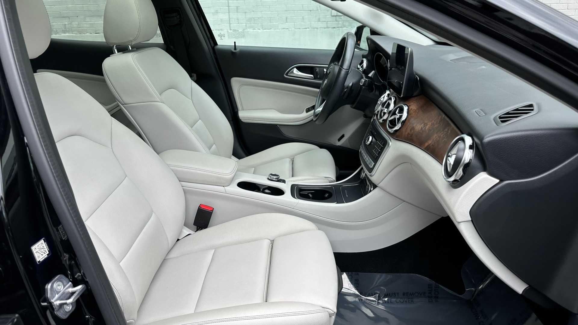 Used 2020 Mercedes-Benz GLA GLA 250 / 19IN WHEELS / WOOD TRIM / CONVENIENCE / PREMIUM for sale $30,995 at Formula Imports in Charlotte NC 28227 34