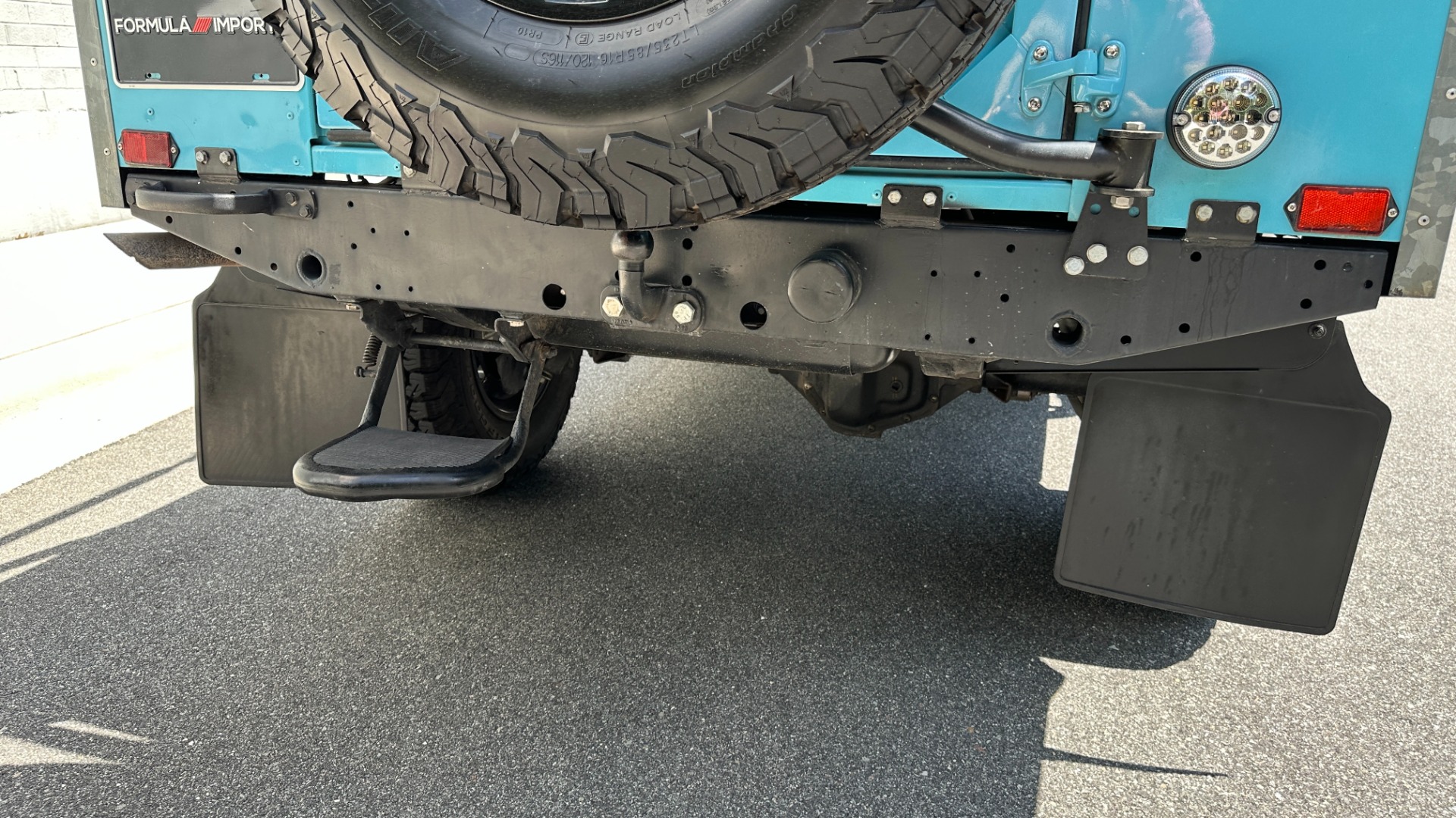 Used 1994 Land Rover Defender 110 CUSTOM BUILD / REBUILT POWERTRAIN / TDI300 DIESEL / 5SPD / BENCH SEATS for sale $81,995 at Formula Imports in Charlotte NC 28227 27