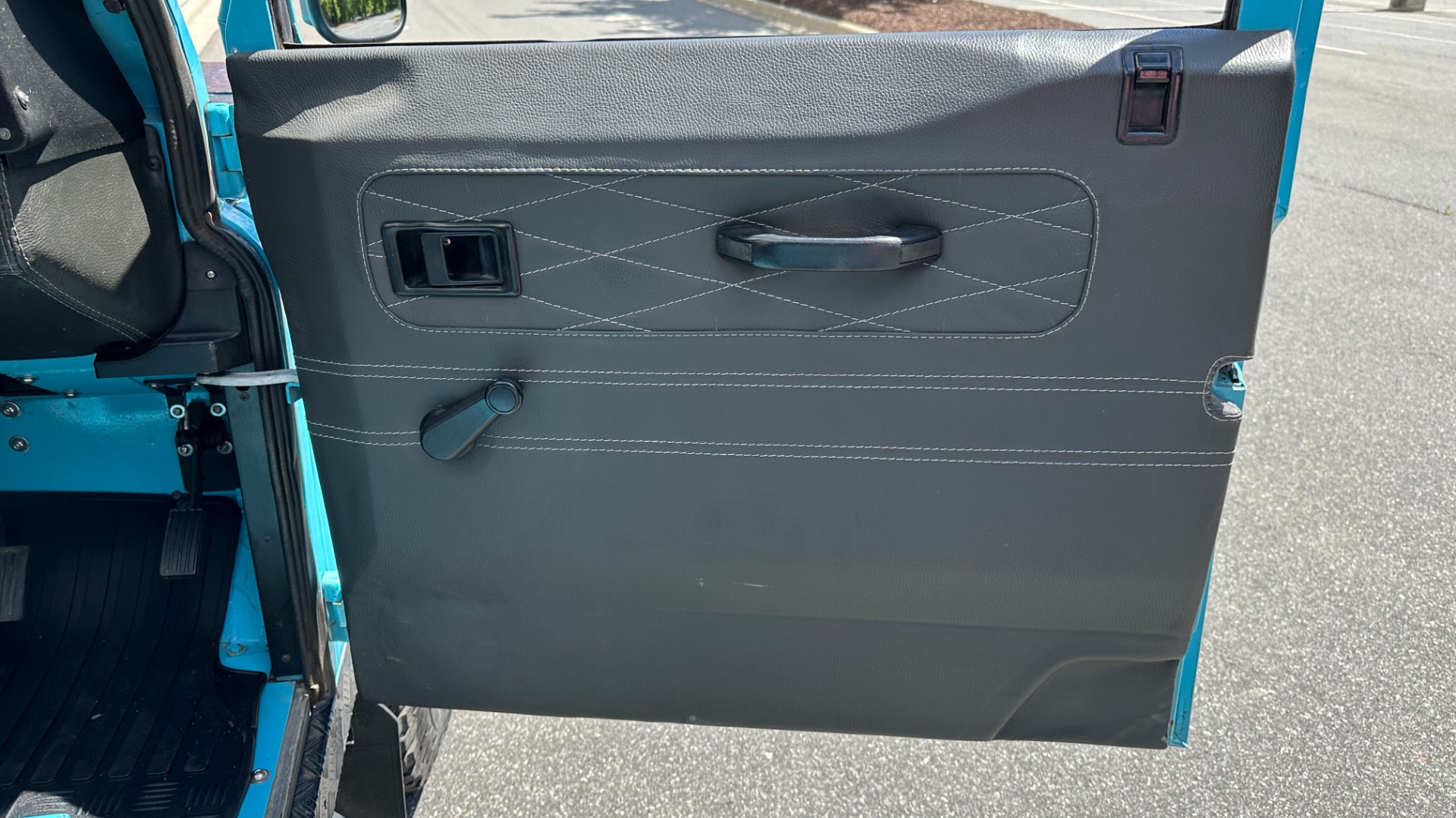 Used 1994 Land Rover Defender 110 CUSTOM BUILD / REBUILT POWERTRAIN / TDI300 DIESEL / 5SPD / BENCH SEATS for sale $81,995 at Formula Imports in Charlotte NC 28227 32