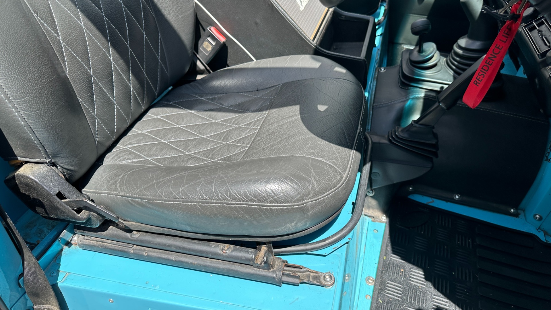 Used 1994 Land Rover Defender 110 CUSTOM BUILD / REBUILT POWERTRAIN / TDI300 DIESEL / 5SPD / BENCH SEATS for sale $81,995 at Formula Imports in Charlotte NC 28227 36