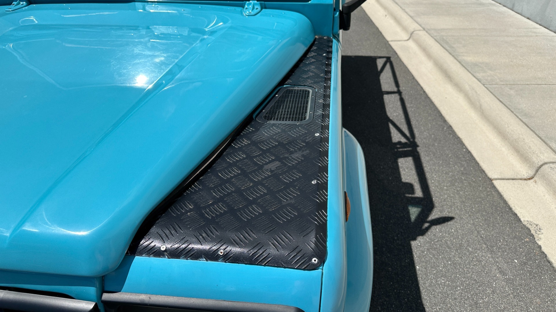 Used 1994 Land Rover Defender 110 CUSTOM BUILD / REBUILT POWERTRAIN / TDI300 DIESEL / 5SPD / BENCH SEATS for sale $81,995 at Formula Imports in Charlotte NC 28227 44