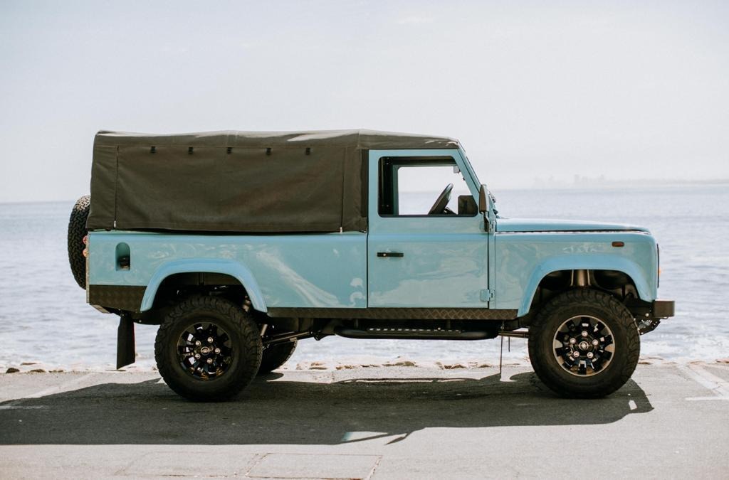 Used 1994 Land Rover Defender 110 CUSTOM BUILD / REBUILT POWERTRAIN / TDI300 DIESEL / 5SPD / BENCH SEATS for sale $81,995 at Formula Imports in Charlotte NC 28227 6