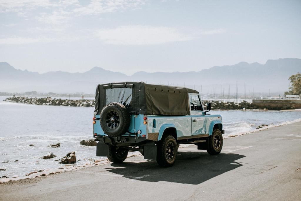 Used 1994 Land Rover Defender 110 CUSTOM BUILD / REBUILT POWERTRAIN / TDI300 DIESEL / 5SPD / BENCH SEATS for sale $81,995 at Formula Imports in Charlotte NC 28227 7