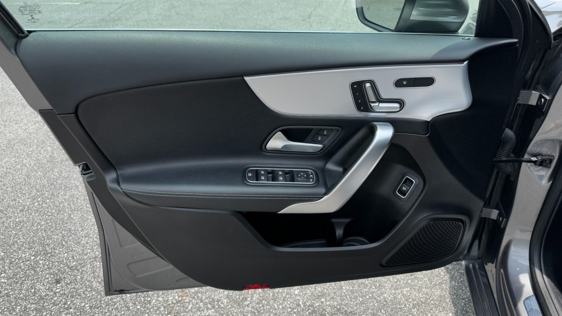 Used 2019 Mercedes-Benz A-Class A220 / AMBIENT LIGHTING / PREMIUM PACKAGE / DRIVER ASSIST for sale $27,000 at Formula Imports in Charlotte NC 28227 10