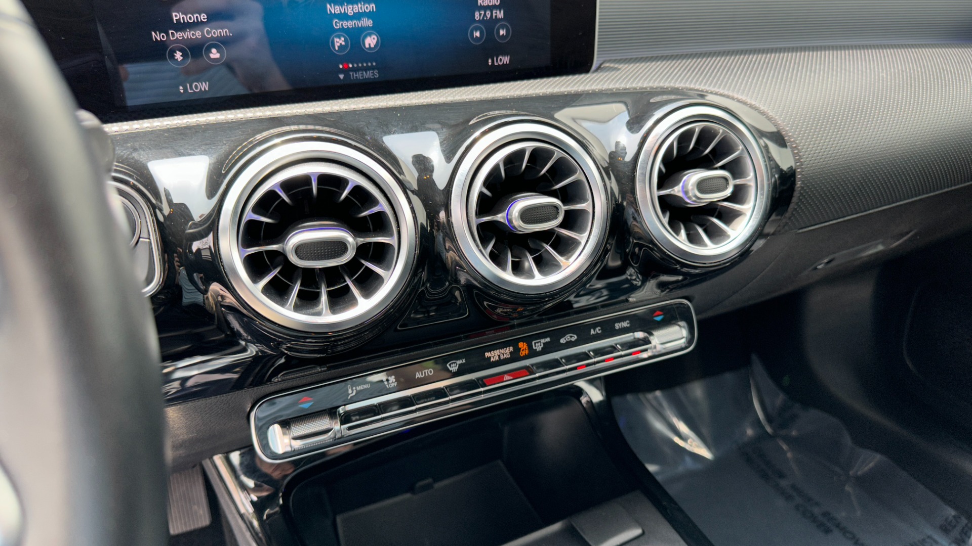 Used 2019 Mercedes-Benz A-Class A220 / AMBIENT LIGHTING / PREMIUM PACKAGE / DRIVER ASSIST for sale $27,000 at Formula Imports in Charlotte NC 28227 19