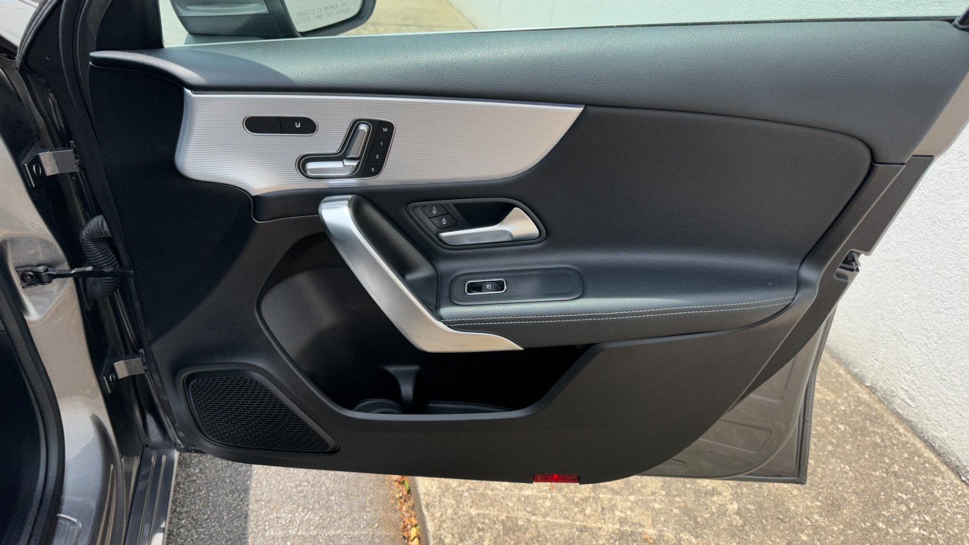 Used 2019 Mercedes-Benz A-Class A220 / AMBIENT LIGHTING / PREMIUM PACKAGE / DRIVER ASSIST for sale $27,000 at Formula Imports in Charlotte NC 28227 30