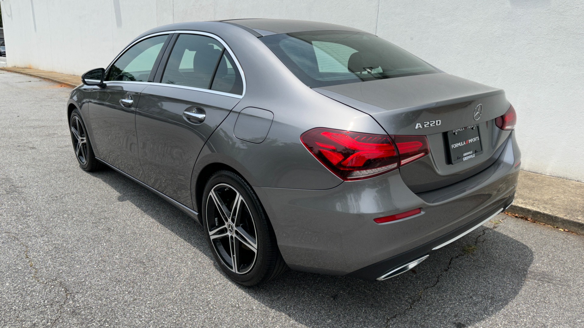Used 2019 Mercedes-Benz A-Class A220 / AMBIENT LIGHTING / PREMIUM PACKAGE / DRIVER ASSIST for sale $27,000 at Formula Imports in Charlotte NC 28227 4