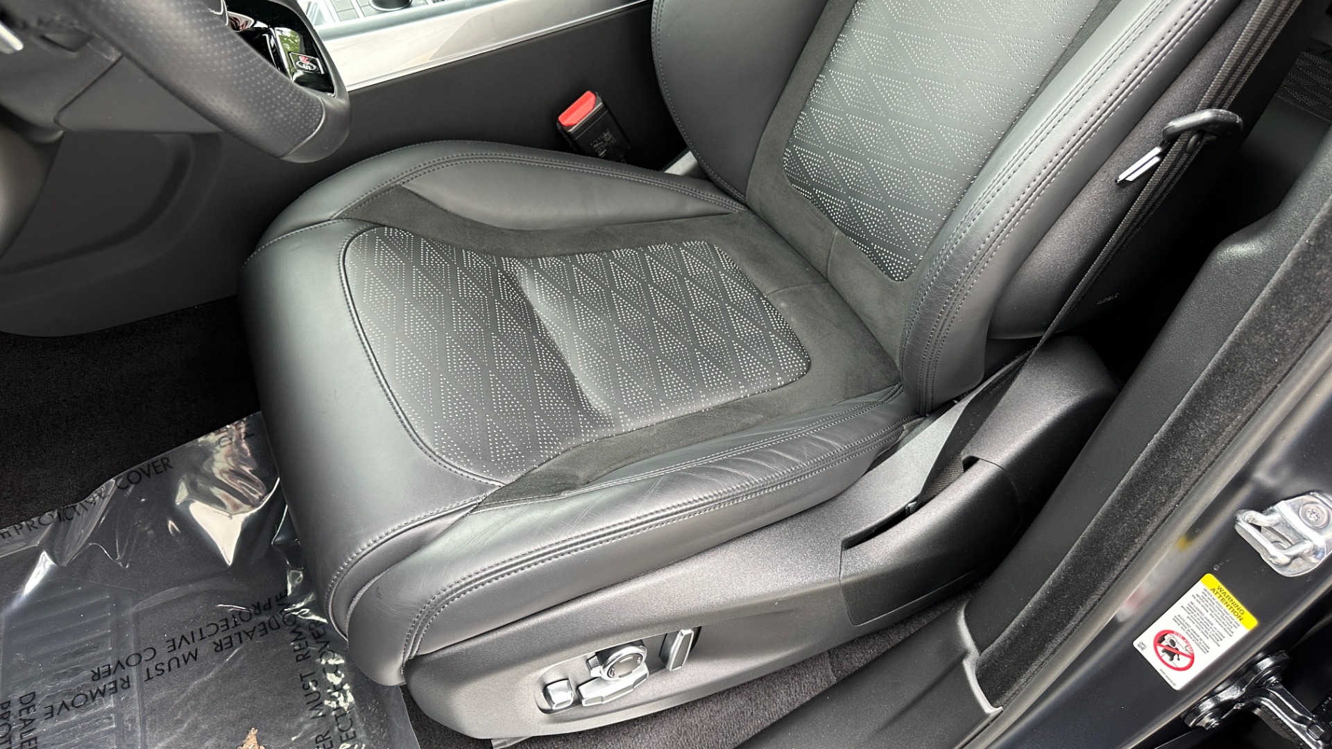 Used 2020 Land Rover Range Rover Sport SVR / SATIN SVO PAINT / DRIVE ASSIST / PREMIUM / TOW PACKAGE for sale $94,941 at Formula Imports in Charlotte NC 28227 15