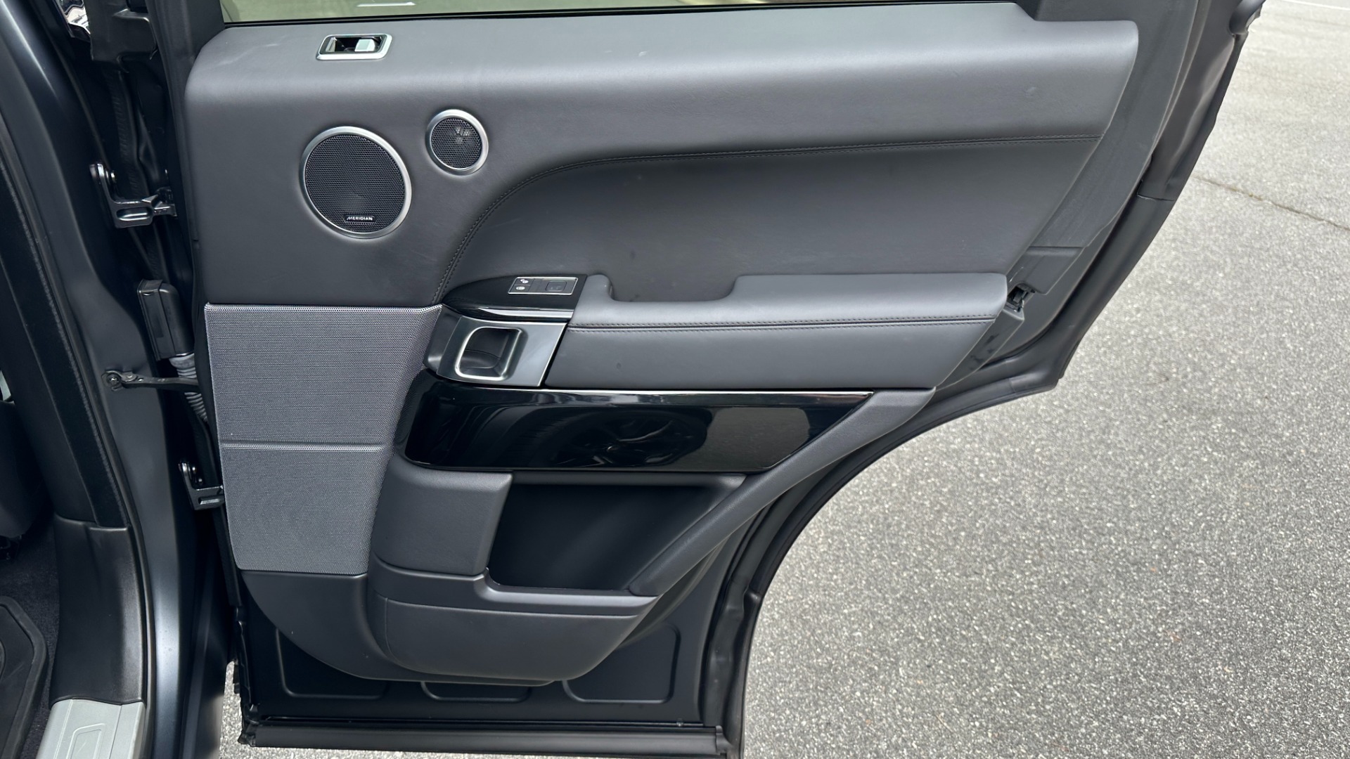 Used 2020 Land Rover Range Rover Sport SVR / SATIN SVO PAINT / DRIVE ASSIST / PREMIUM / TOW PACKAGE for sale $94,941 at Formula Imports in Charlotte NC 28227 33