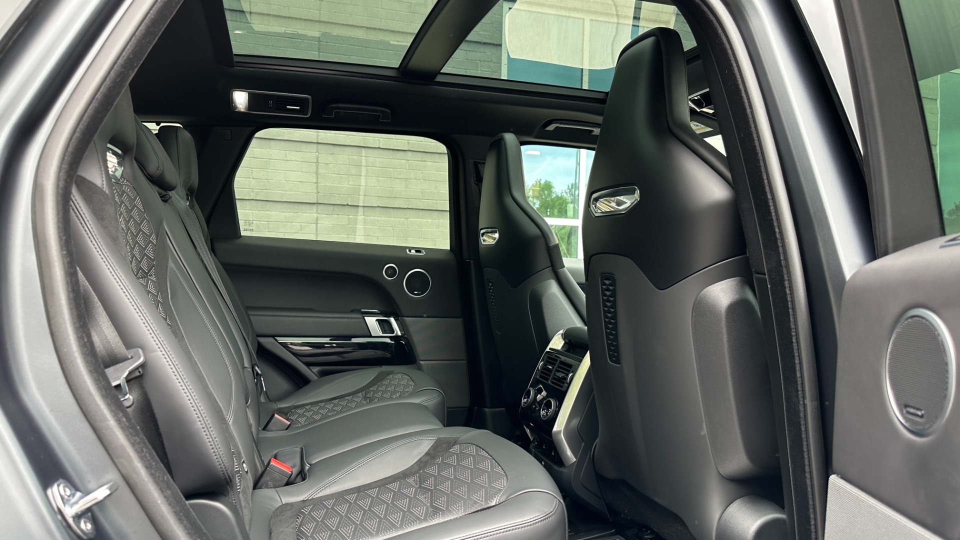 Used 2020 Land Rover Range Rover Sport SVR / SATIN SVO PAINT / DRIVE ASSIST / PREMIUM / TOW PACKAGE for sale $94,941 at Formula Imports in Charlotte NC 28227 34