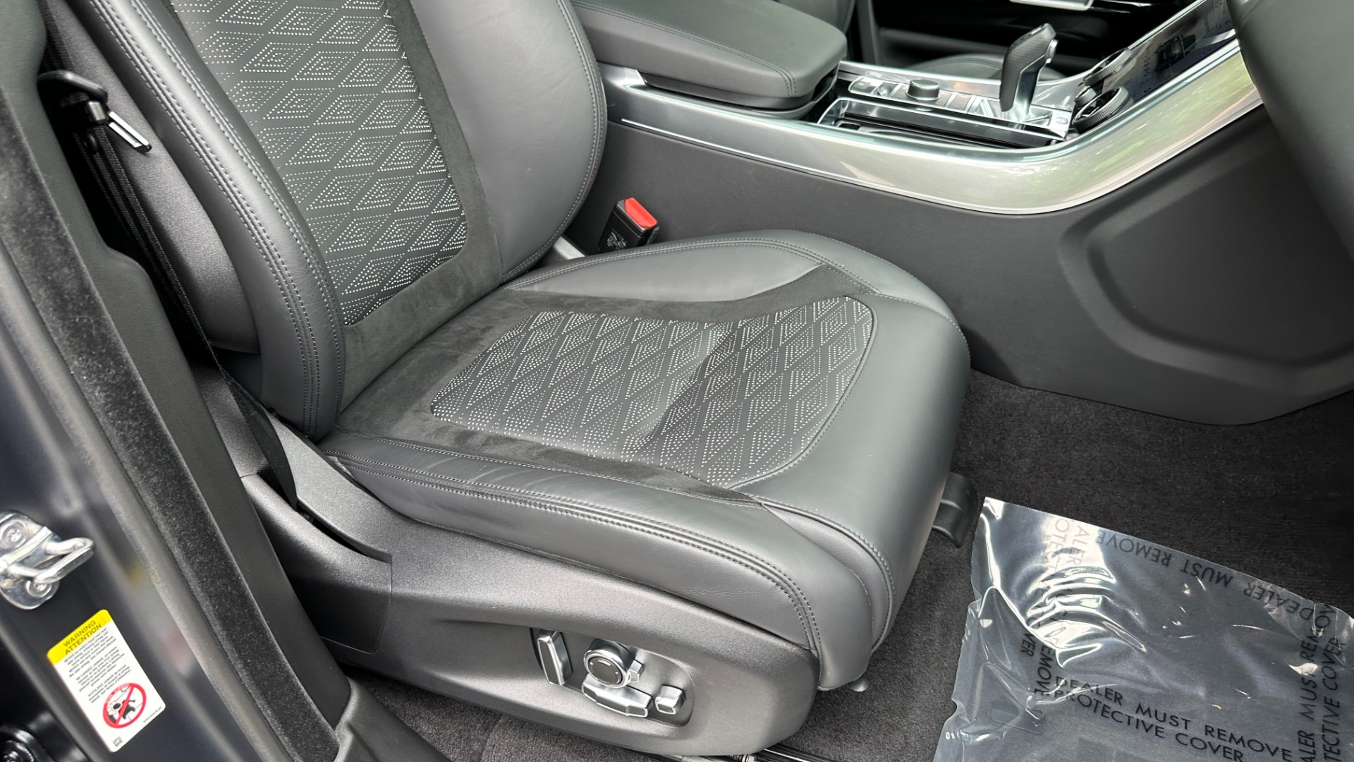 Used 2020 Land Rover Range Rover Sport SVR / SATIN SVO PAINT / DRIVE ASSIST / PREMIUM / TOW PACKAGE for sale $94,941 at Formula Imports in Charlotte NC 28227 42