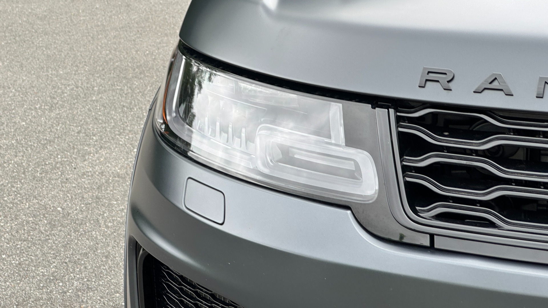 Used 2020 Land Rover Range Rover Sport SVR / SATIN SVO PAINT / DRIVE ASSIST / PREMIUM / TOW PACKAGE for sale $94,941 at Formula Imports in Charlotte NC 28227 47