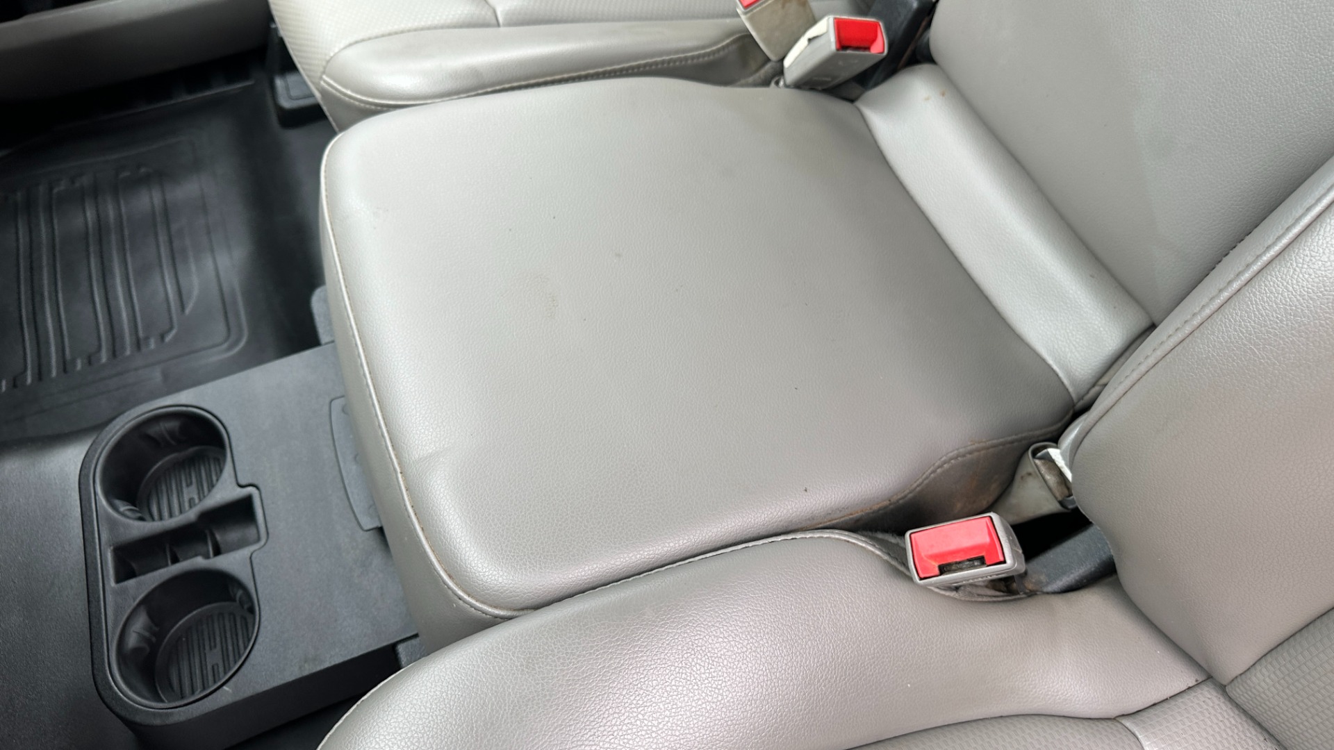 Used 2019 Ford F-150 XL / WORK TRUCK / VINYL SEATS / BED RACK / TOOLBOX / 2WD for sale $18,995 at Formula Imports in Charlotte NC 28227 15