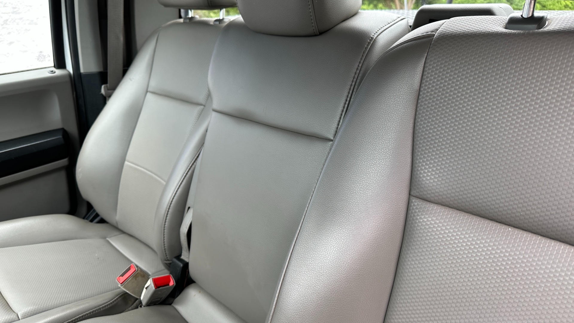 Used 2019 Ford F-150 XL / WORK TRUCK / VINYL SEATS / BED RACK / TOOLBOX / 2WD for sale $18,995 at Formula Imports in Charlotte NC 28227 16