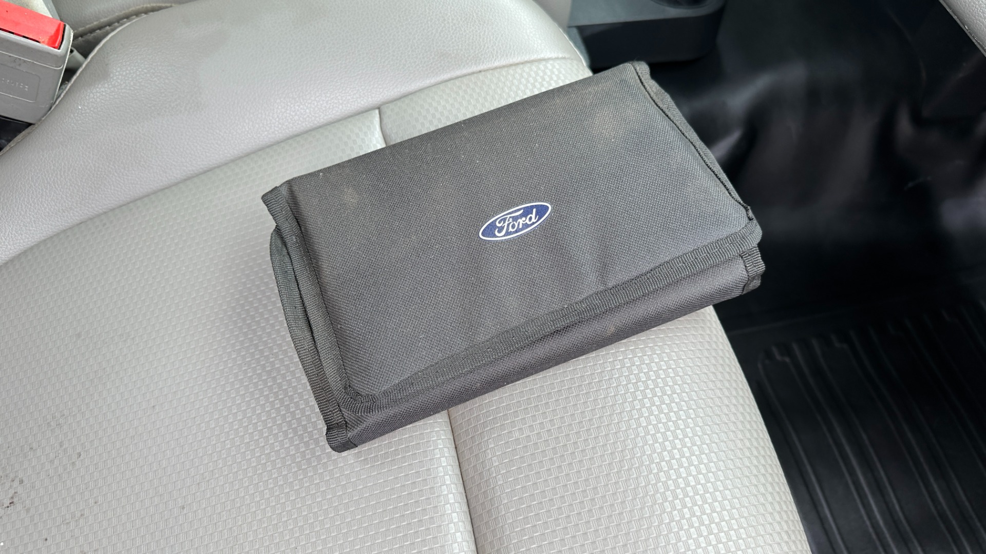 Used 2019 Ford F-150 XL / WORK TRUCK / VINYL SEATS / BED RACK / TOOLBOX / 2WD for sale $18,995 at Formula Imports in Charlotte NC 28227 25