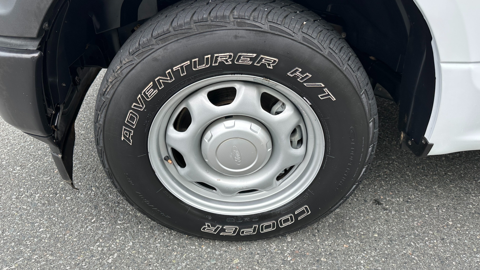 Used 2019 Ford F-150 XL / WORK TRUCK / VINYL SEATS / BED RACK / TOOLBOX / 2WD for sale $18,995 at Formula Imports in Charlotte NC 28227 40