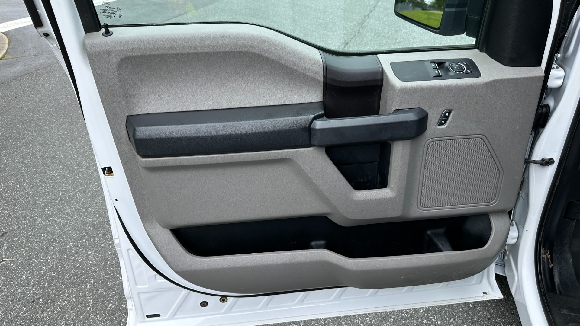 Used 2019 Ford F-150 XL / WORK TRUCK / VINYL SEATS / BED RACK / TOOLBOX / 2WD for sale $18,995 at Formula Imports in Charlotte NC 28227 42