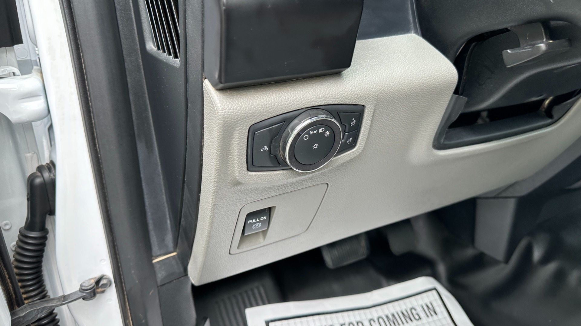 Used 2019 Ford F-150 XL / WORK TRUCK / VINYL SEATS / BED RACK / TOOLBOX / 2WD for sale $18,995 at Formula Imports in Charlotte NC 28227 48