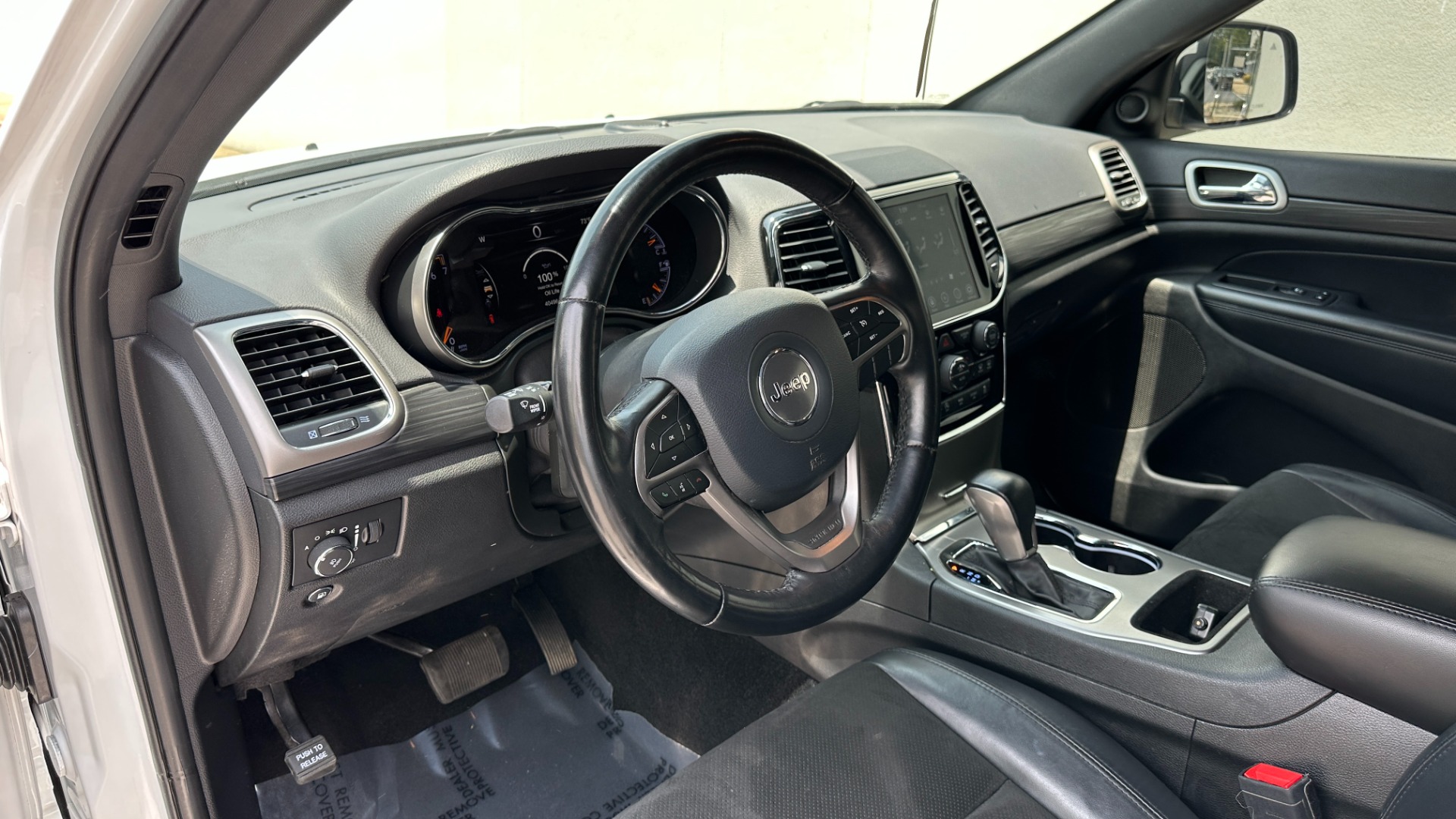 Used 2021 Jeep Grand Cherokee Laredo X for sale $33,995 at Formula Imports in Charlotte NC 28227 11