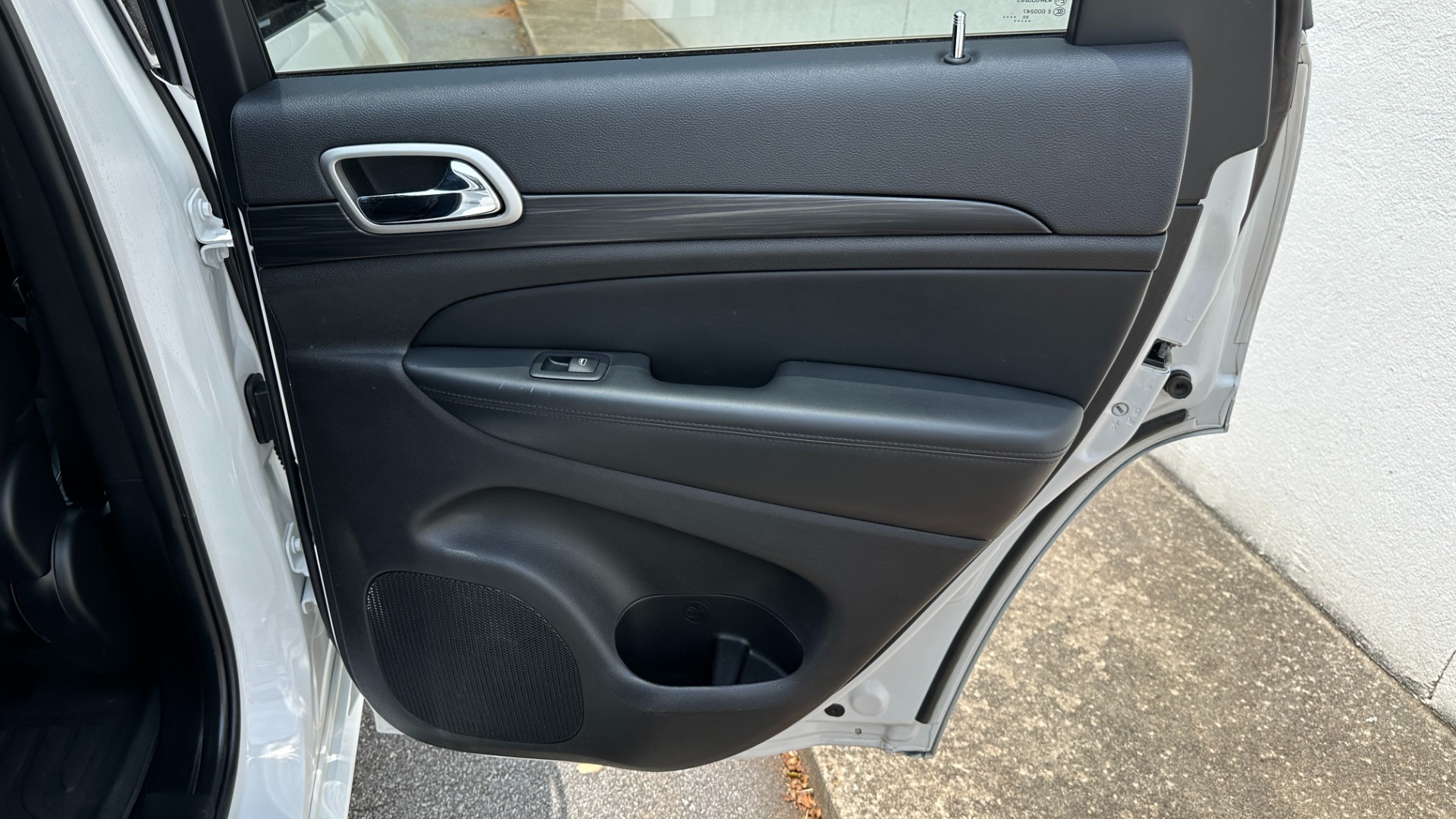 Used 2021 Jeep Grand Cherokee Laredo X PREMIUM LIGHTING / REMOTE START / SIRIUSXM for sale Sold at Formula Imports in Charlotte NC 28227 30