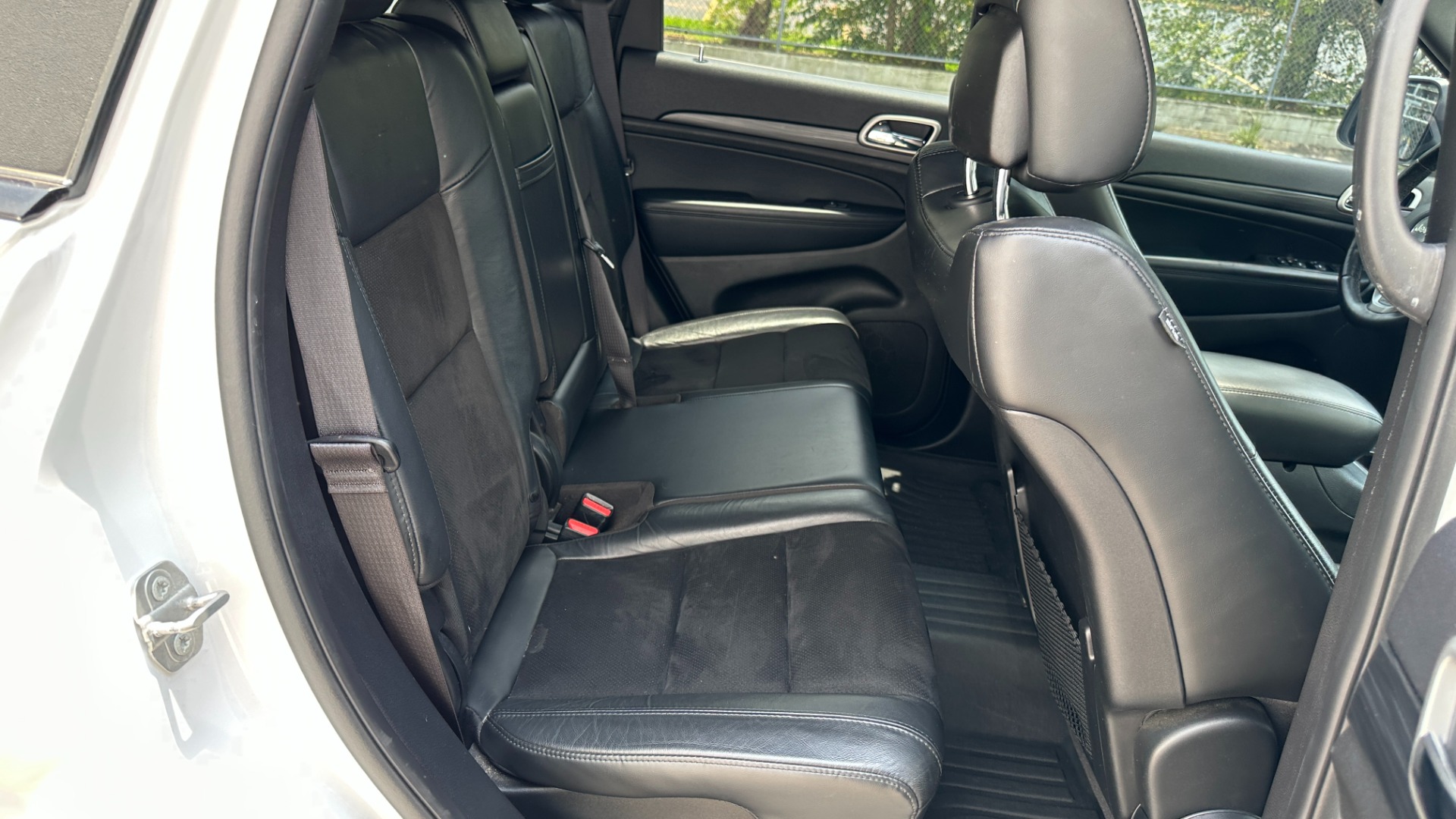 Used 2021 Jeep Grand Cherokee Laredo X for sale $33,995 at Formula Imports in Charlotte NC 28227 31
