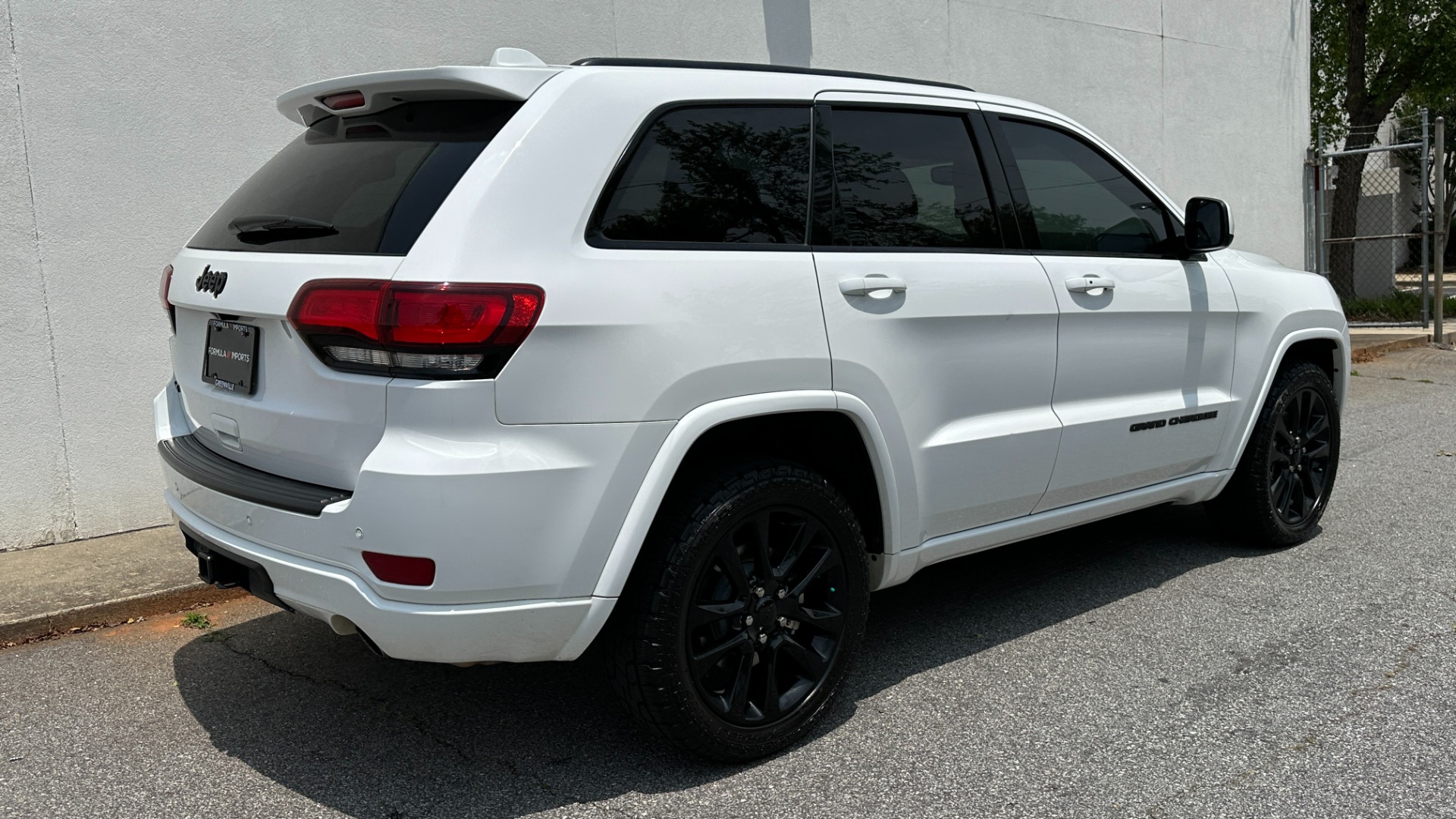Used 2021 Jeep Grand Cherokee Laredo X for sale $33,995 at Formula Imports in Charlotte NC 28227 9