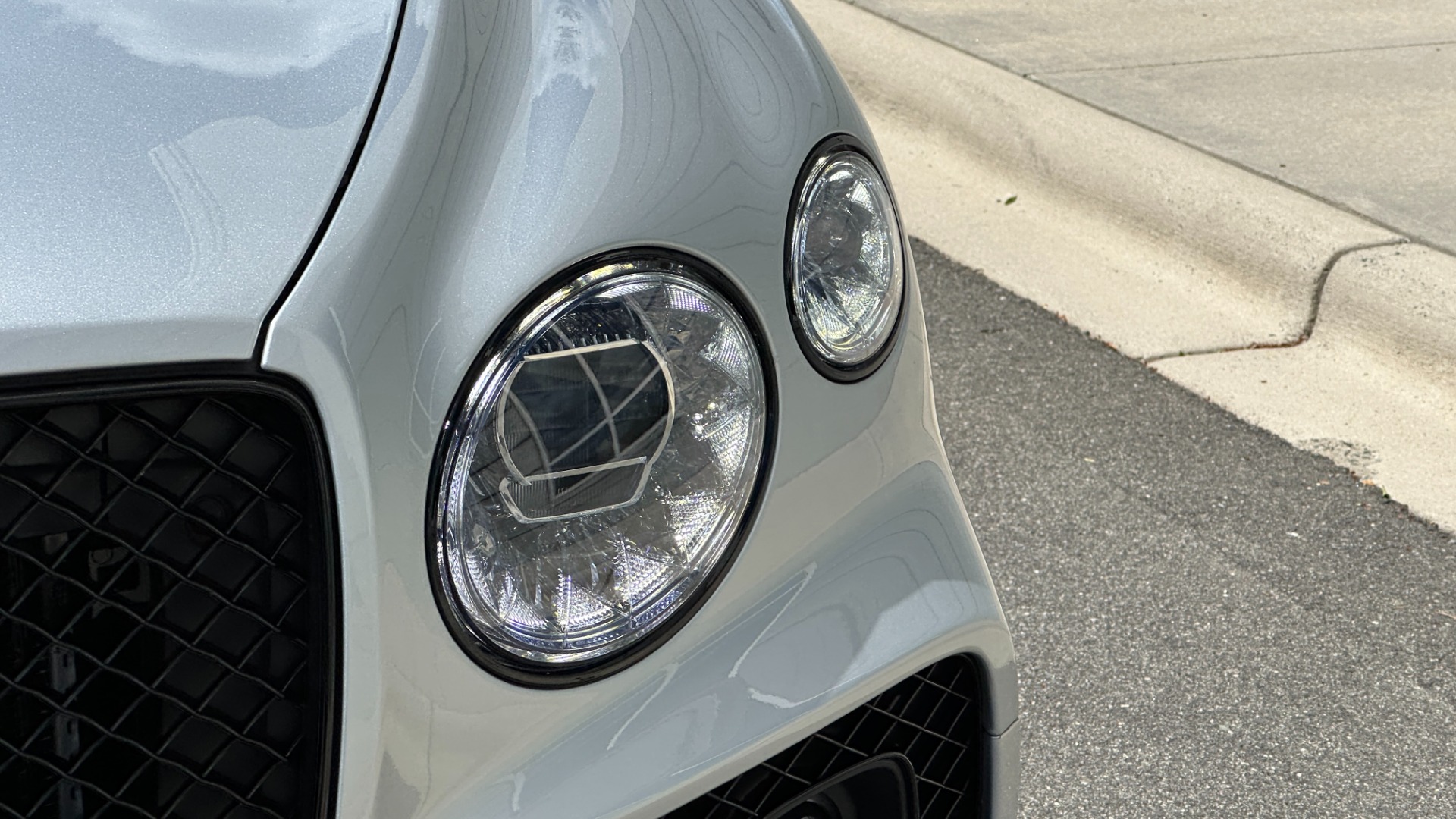 Used 2022 Bentley Bentayga S / CUSTOM AL13 WHEELS / TOURING / COMFORT / MOOD LIGHTING for sale $234,900 at Formula Imports in Charlotte NC 28227 48